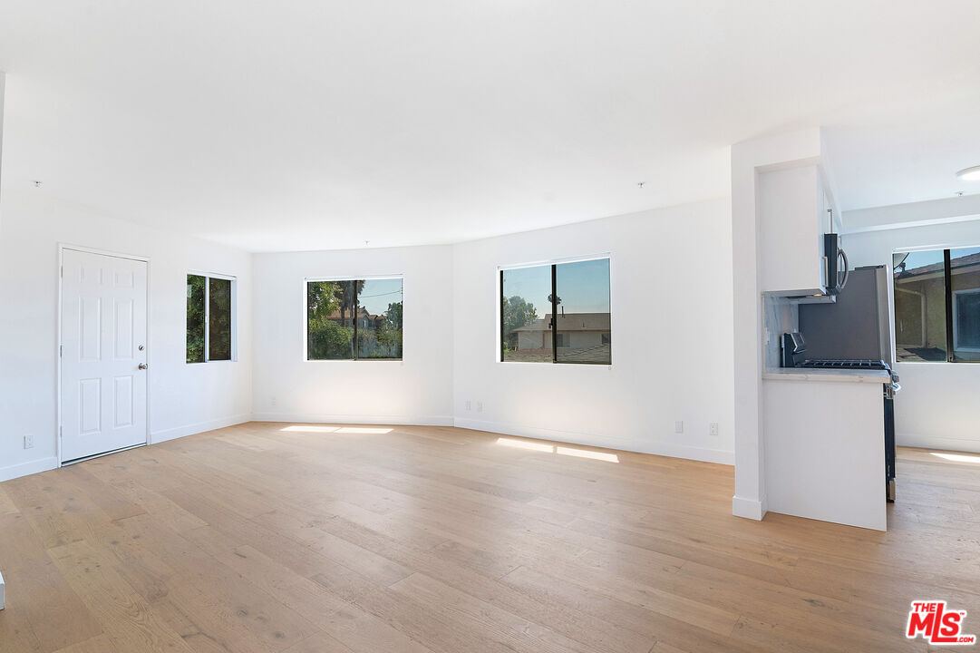 231 E Hyde Park Blvd