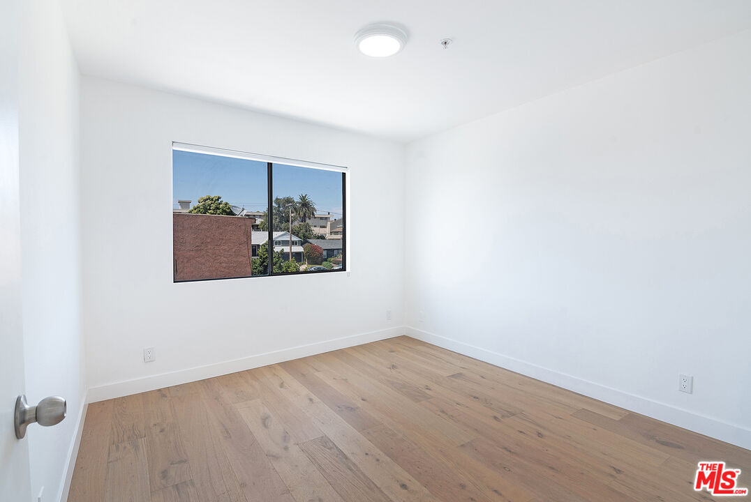 231 E Hyde Park Blvd