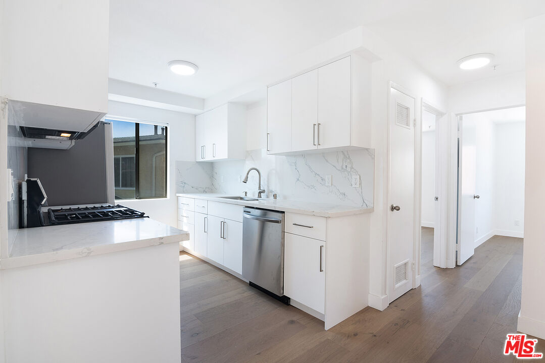 231 E Hyde Park Blvd