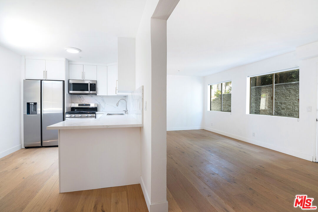 231 E Hyde Park Blvd