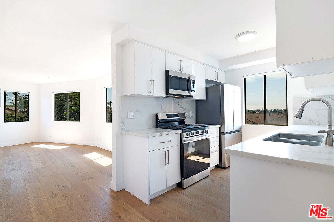 231 E Hyde Park Blvd