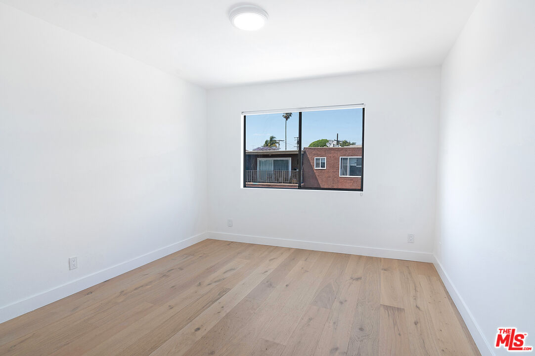 231 E Hyde Park Blvd