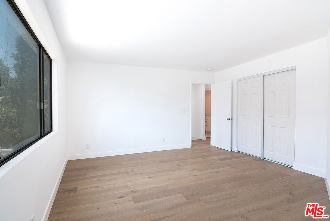 231 E Hyde Park Blvd