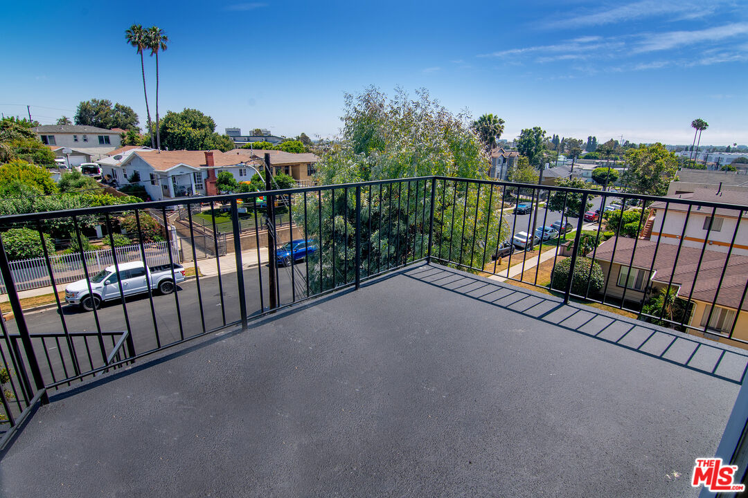 231 E Hyde Park Blvd
