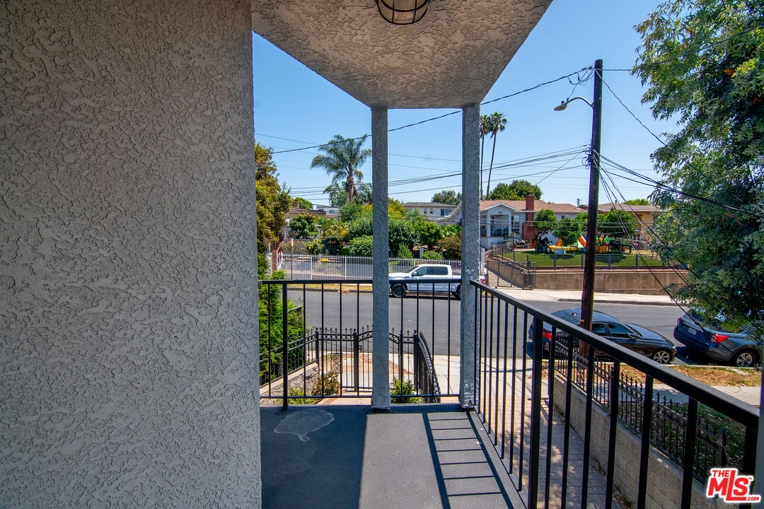 231 E Hyde Park Blvd