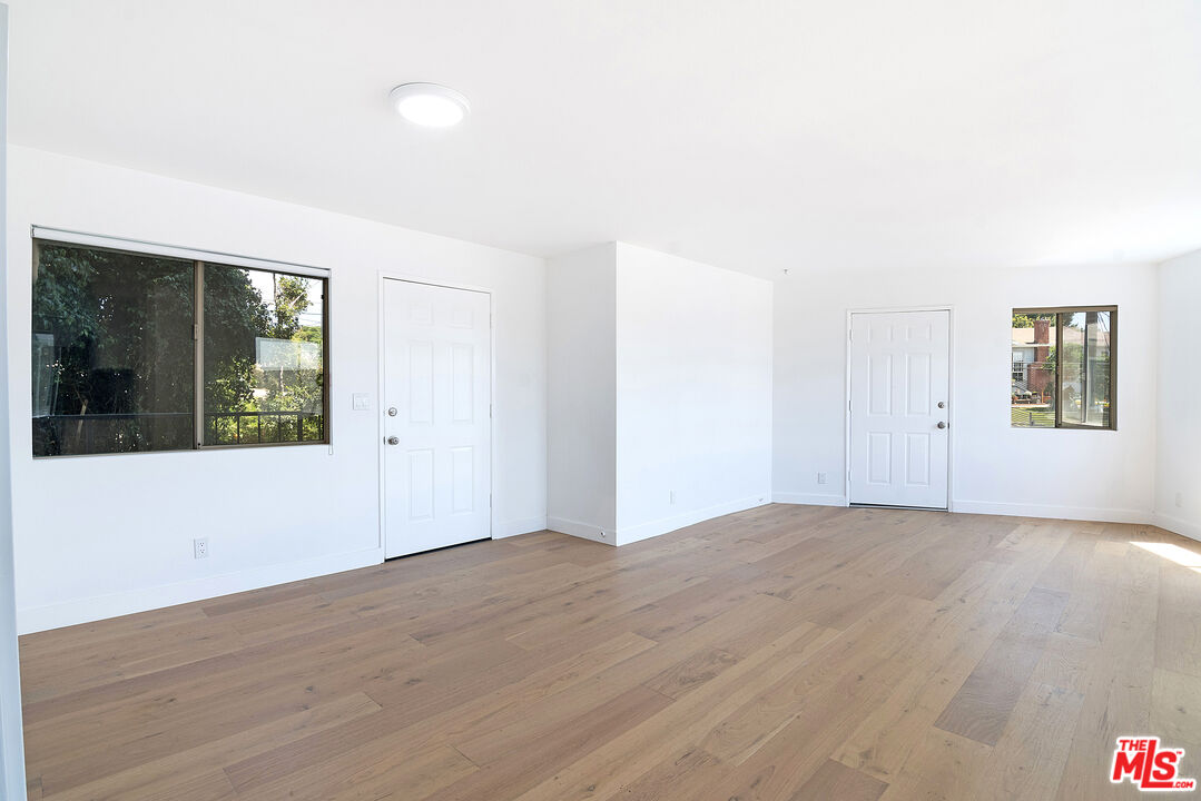 231 E Hyde Park Blvd