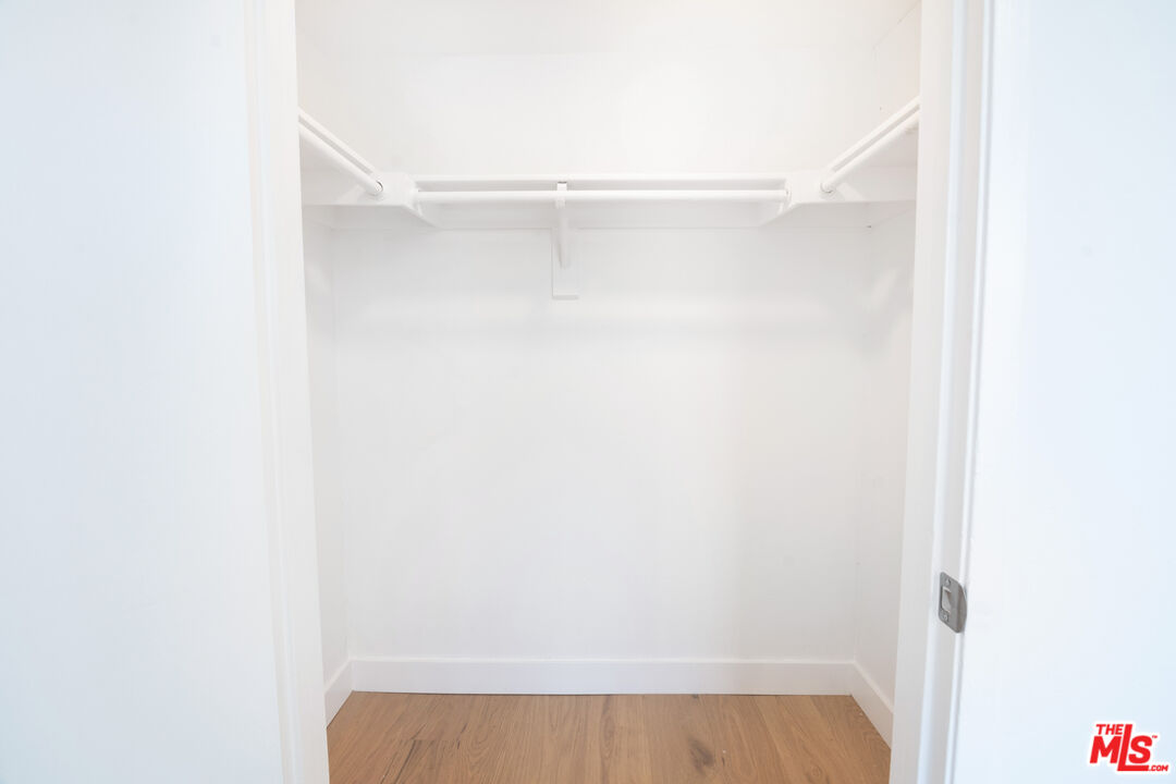 231 E Hyde Park Blvd