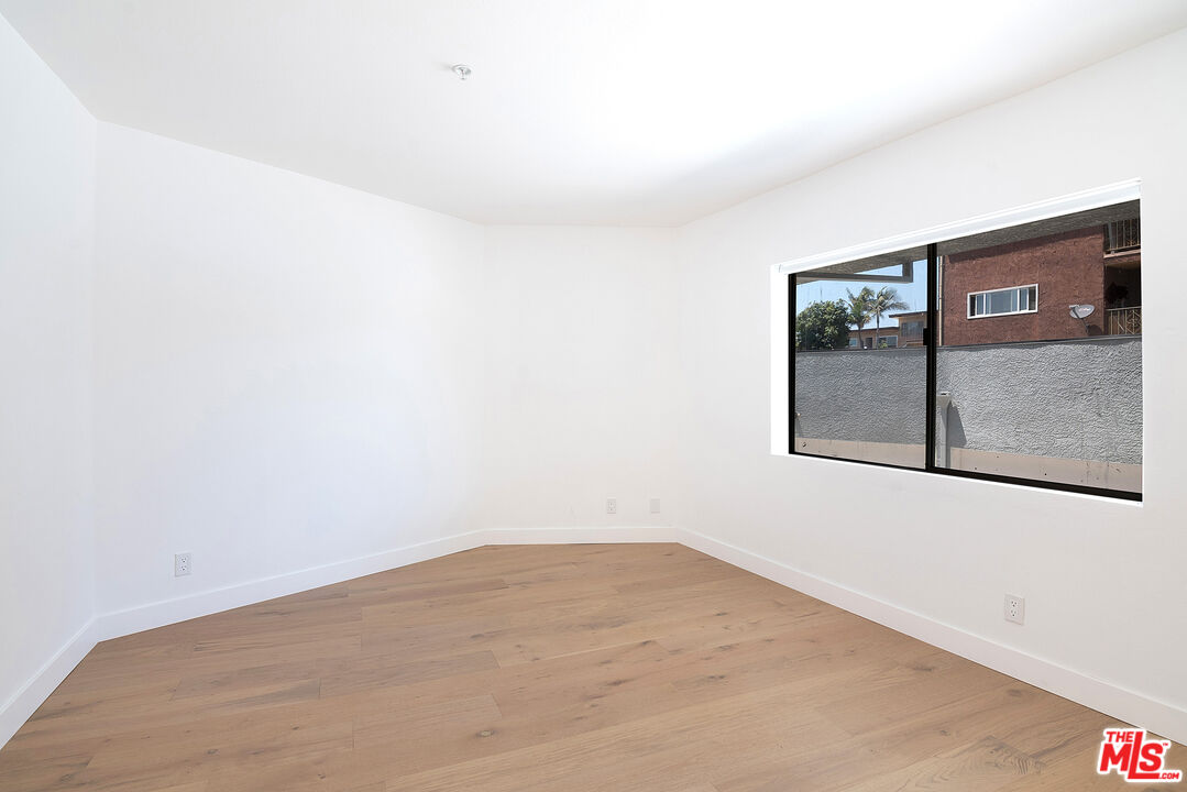 231 E Hyde Park Blvd