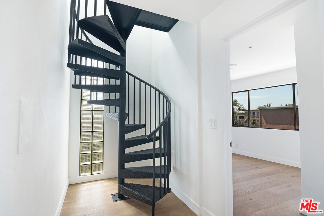 231 E Hyde Park Blvd