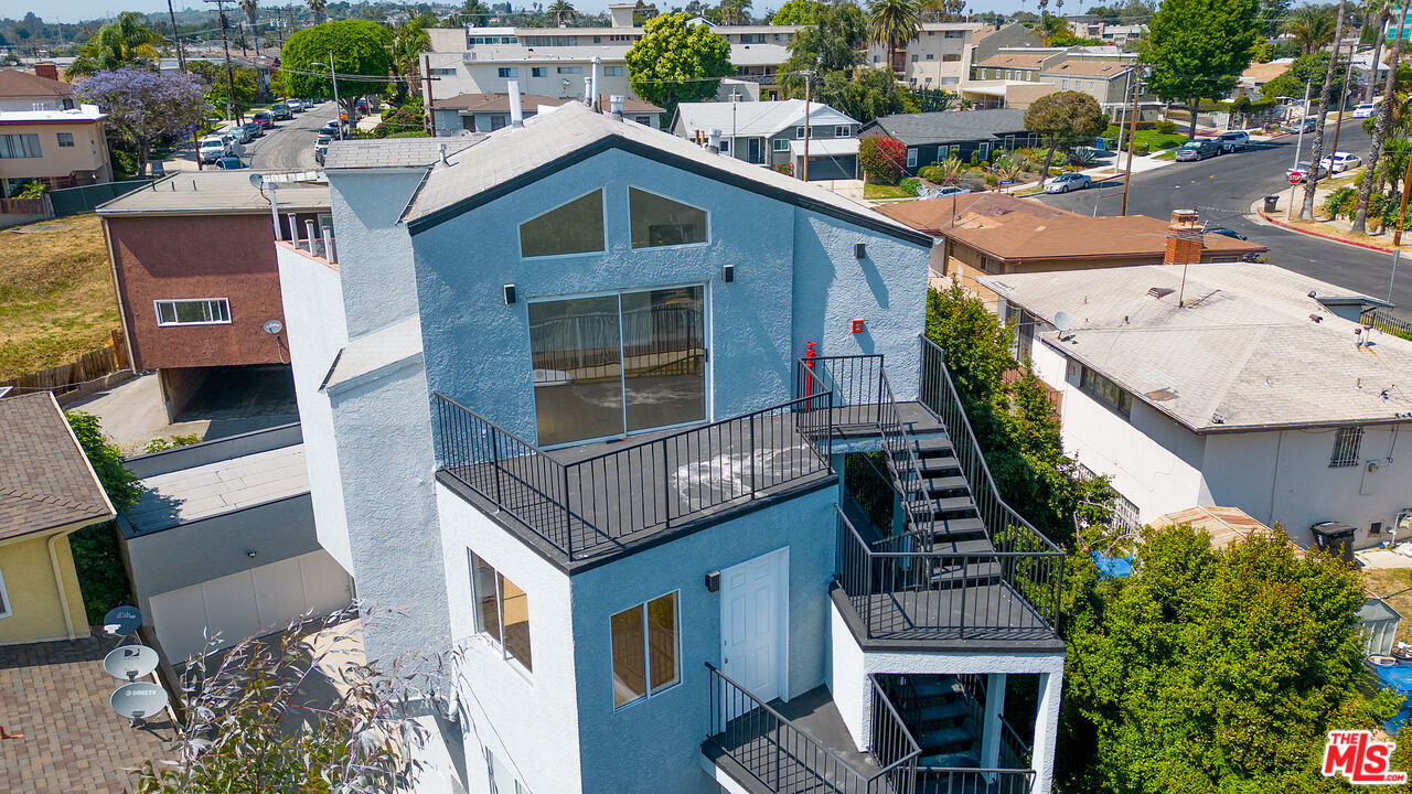 231 E Hyde Park Blvd