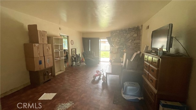 7563 De Soto AVE