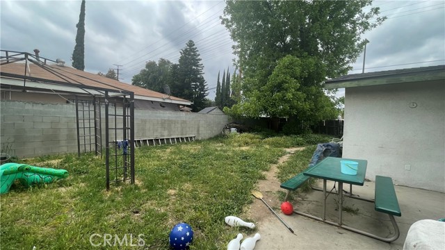 7563 De Soto AVE
