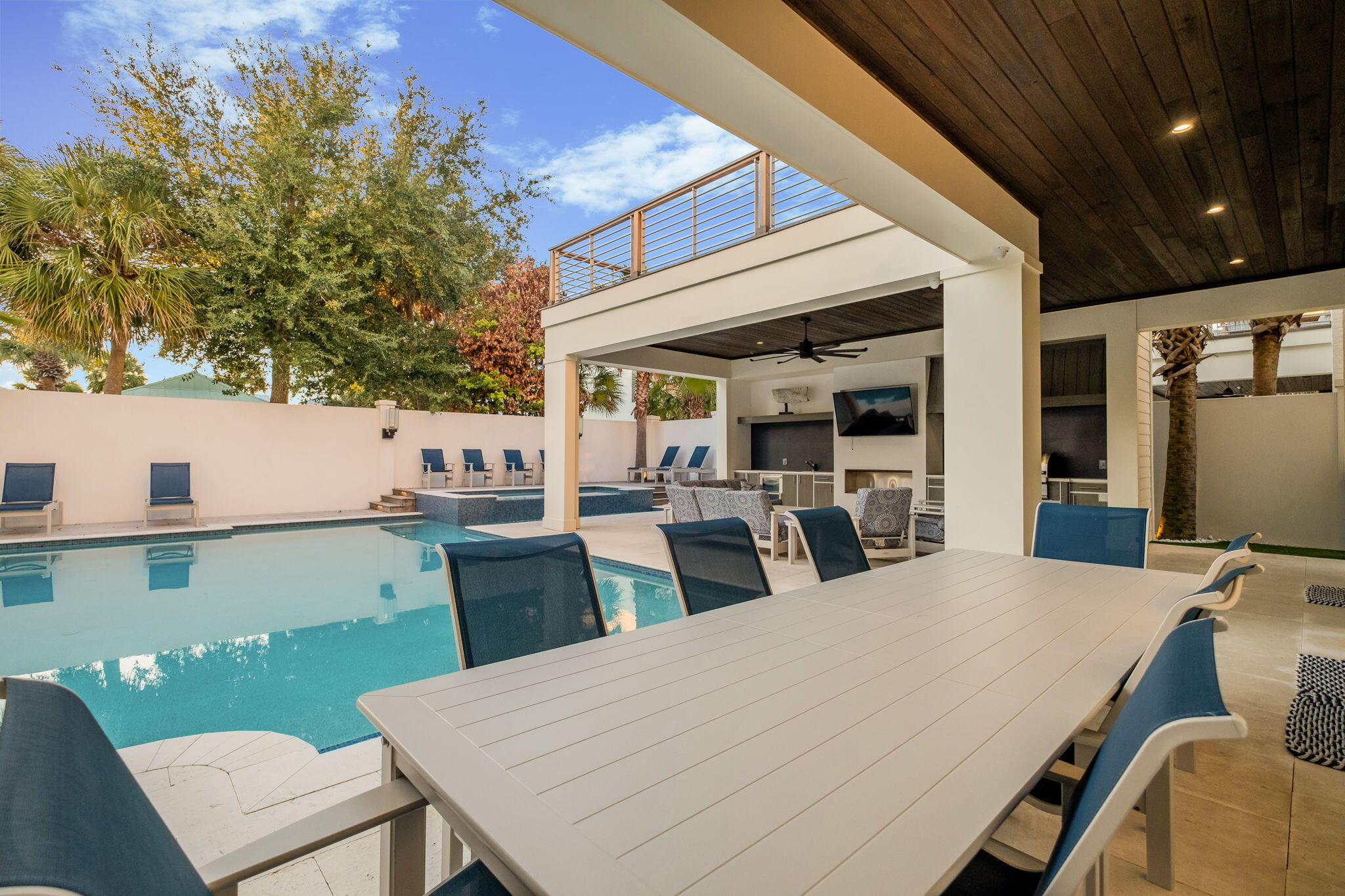 80 Hutchinson Street