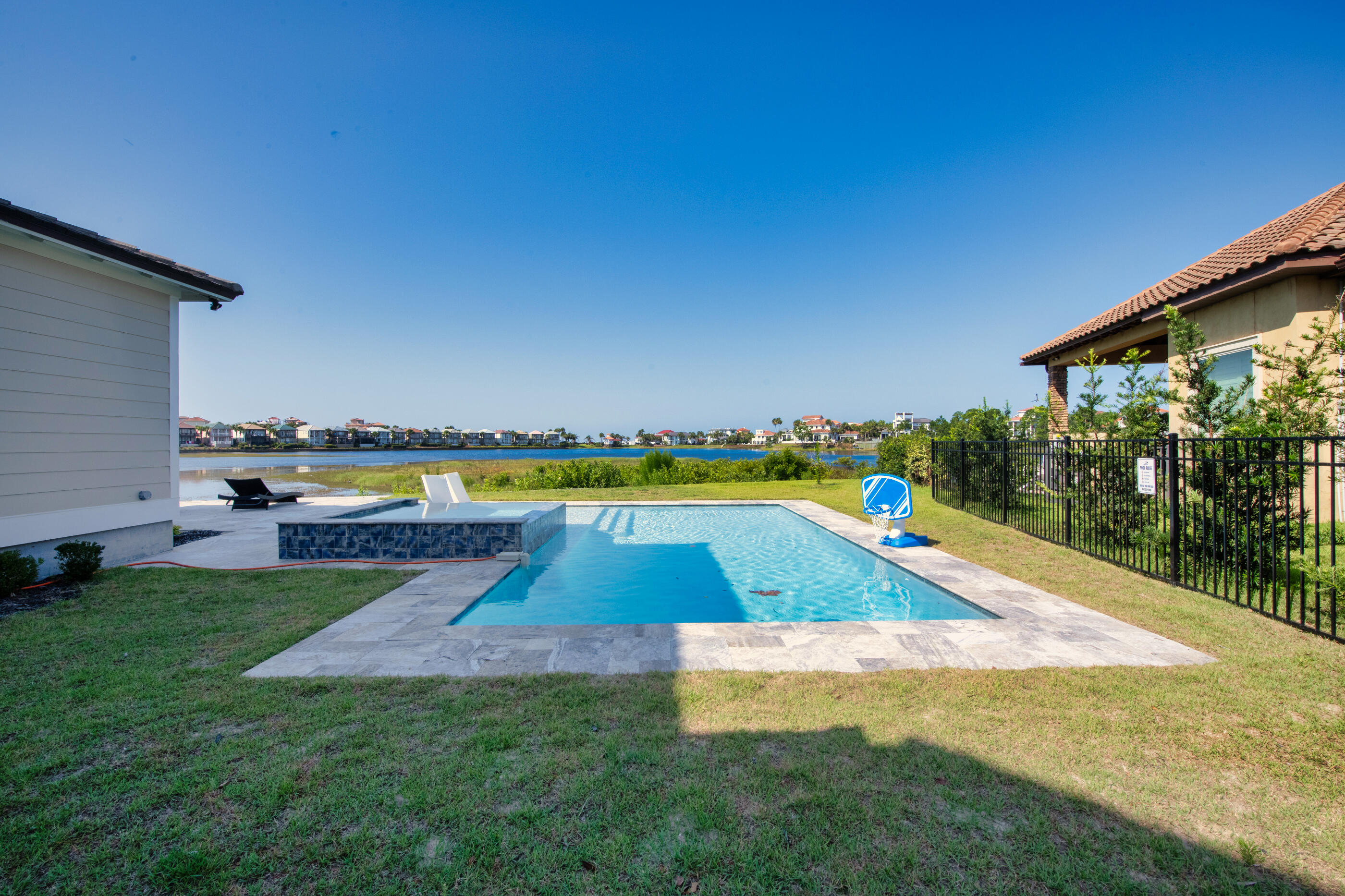 4728 Rendezvous Cove