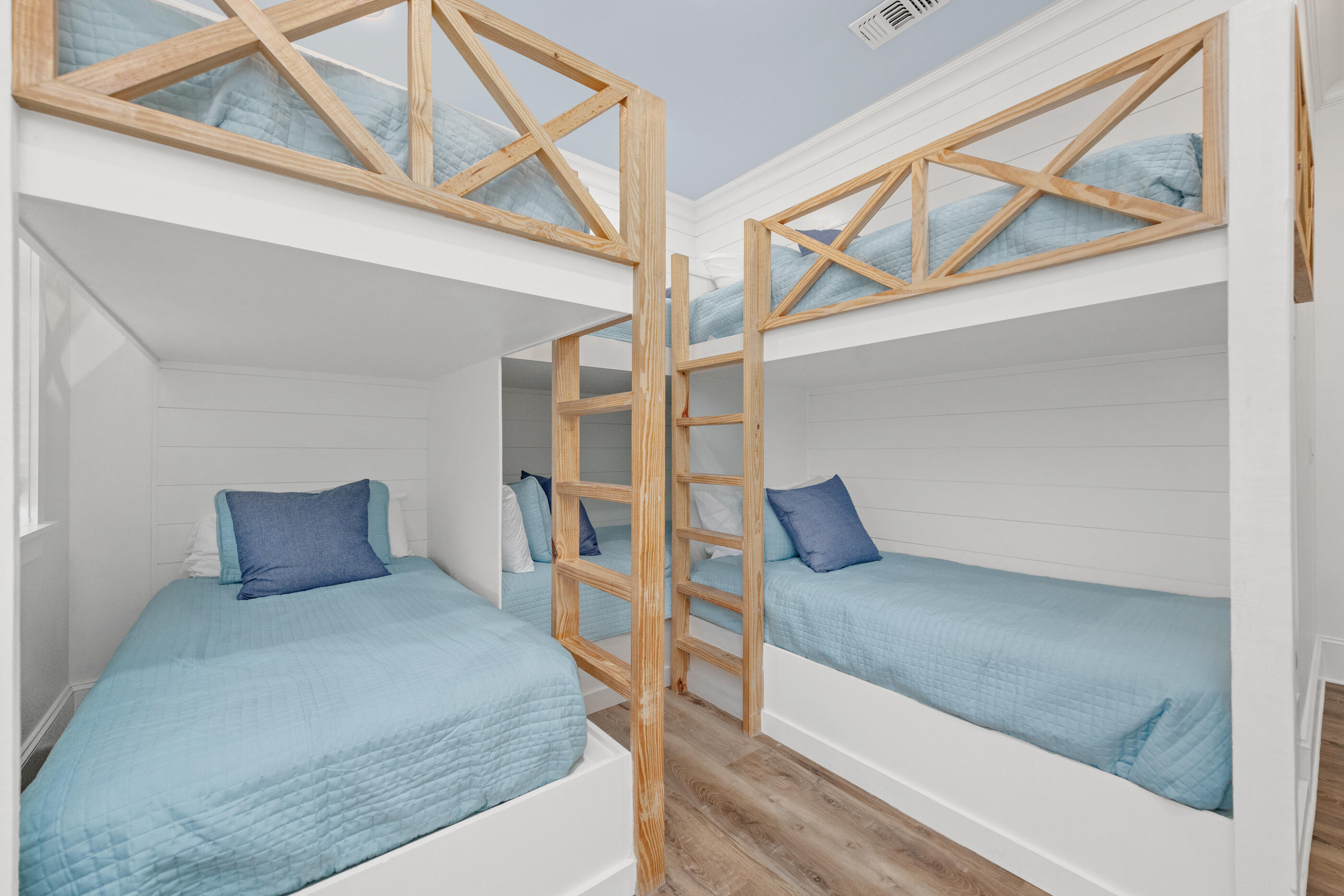 4728 Rendezvous Cove