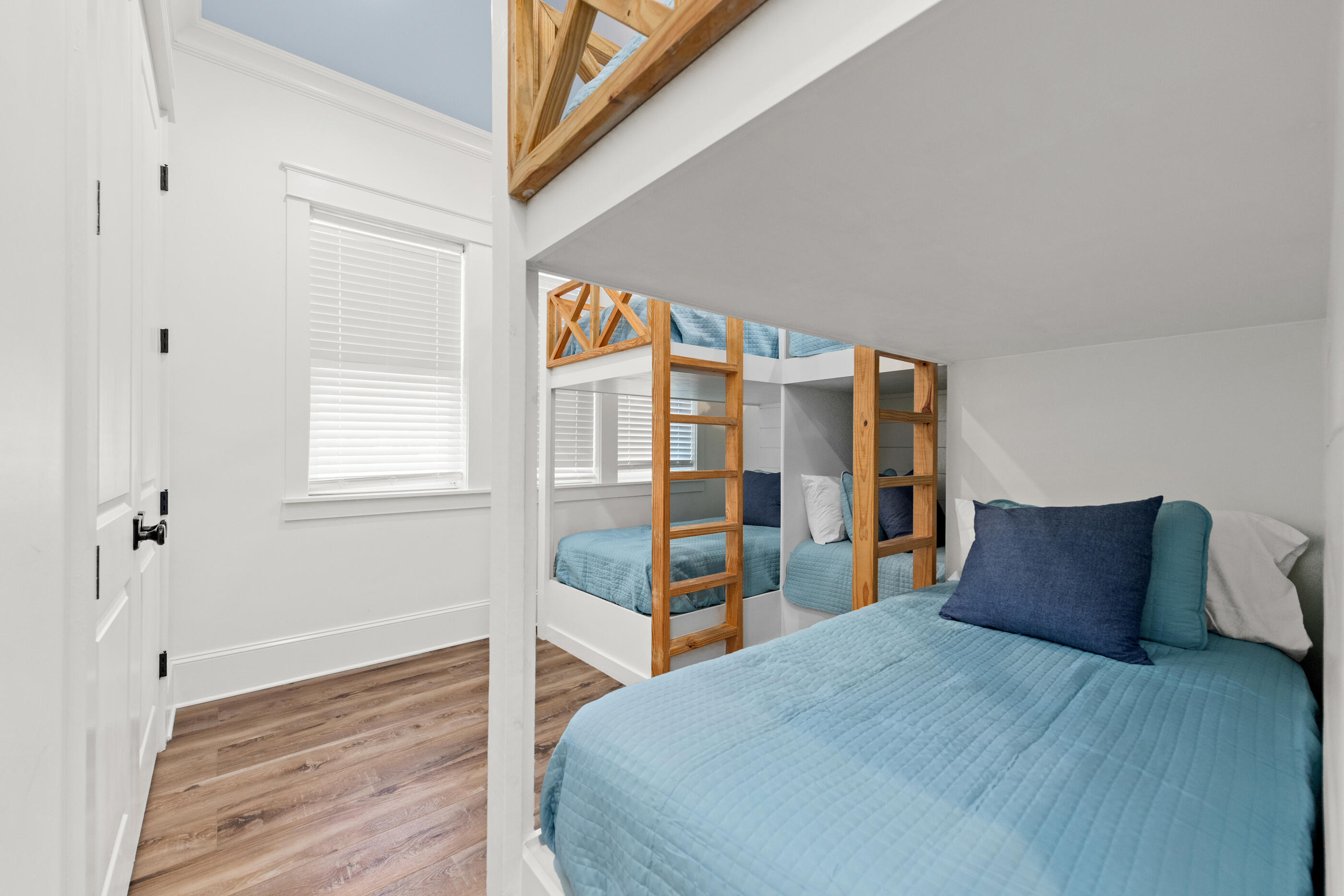 4728 Rendezvous Cove