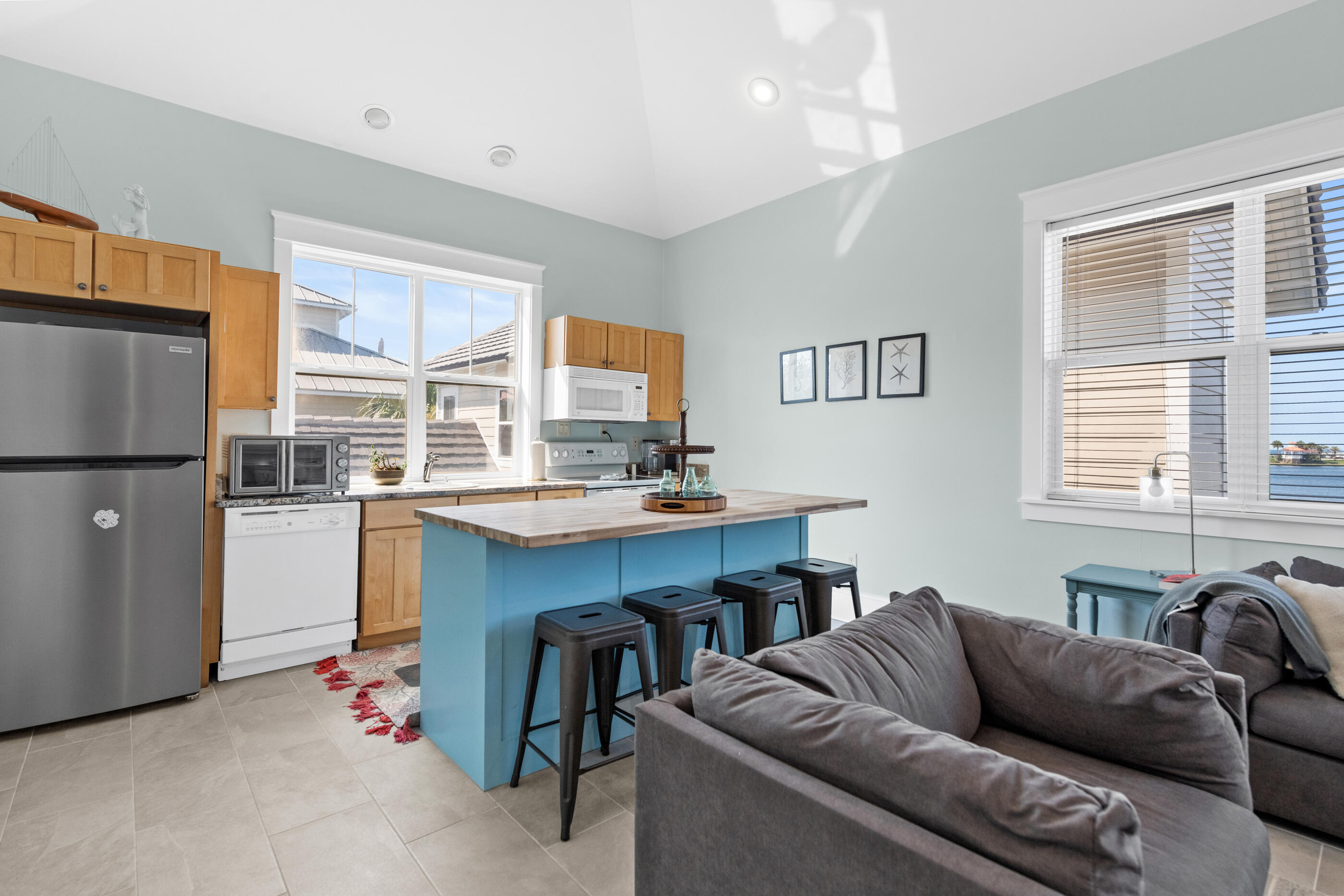 4728 Rendezvous Cove