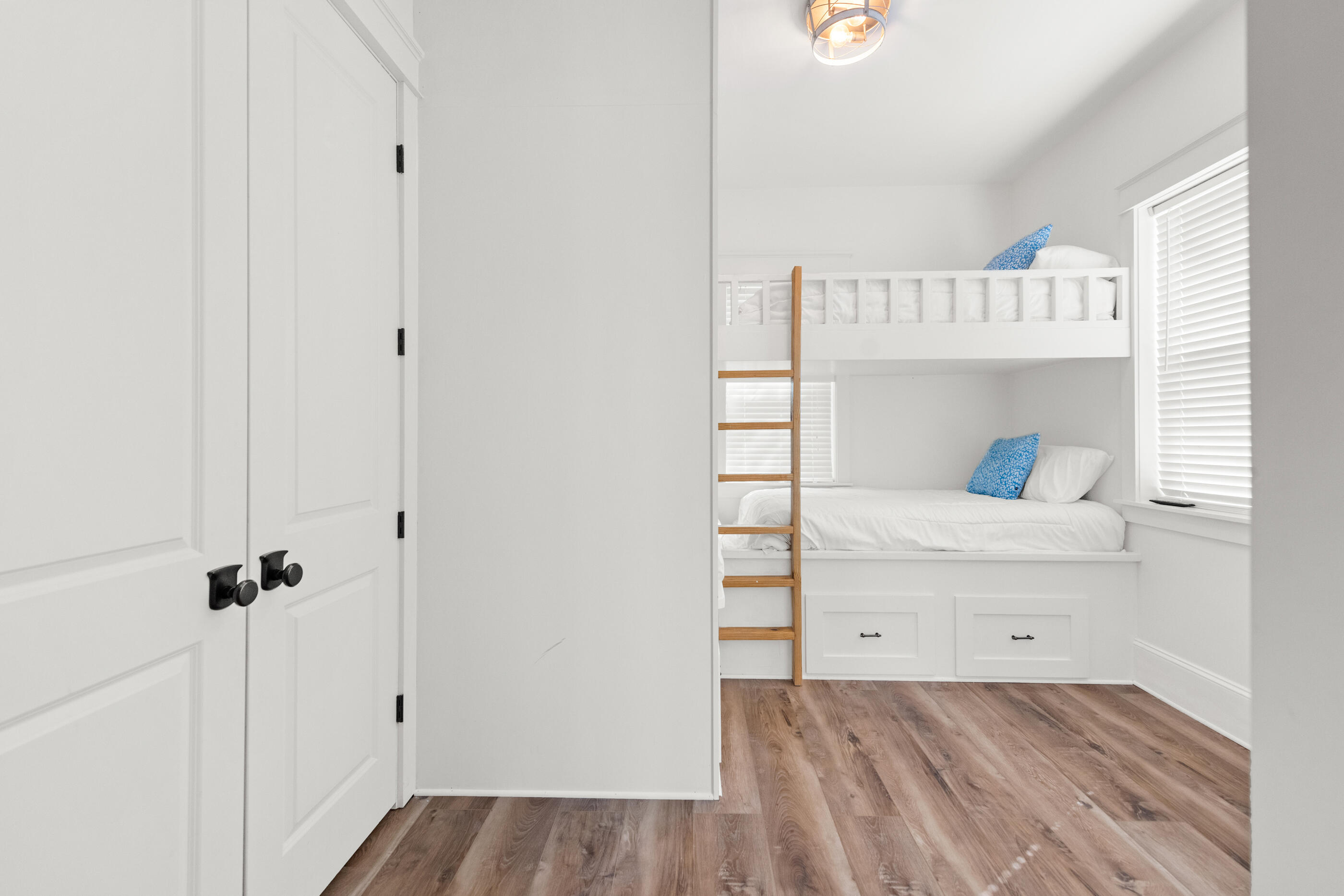 4728 Rendezvous Cove