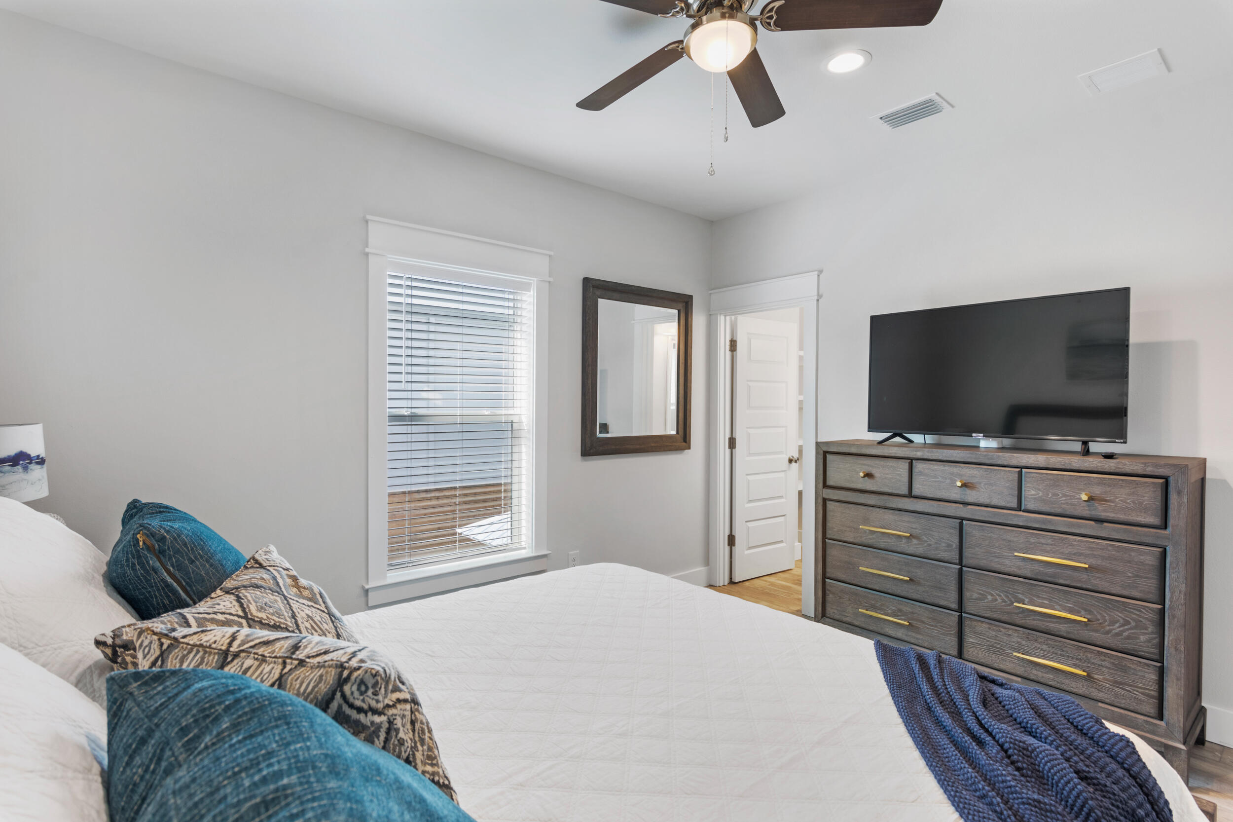 157 Charlotte Avenue