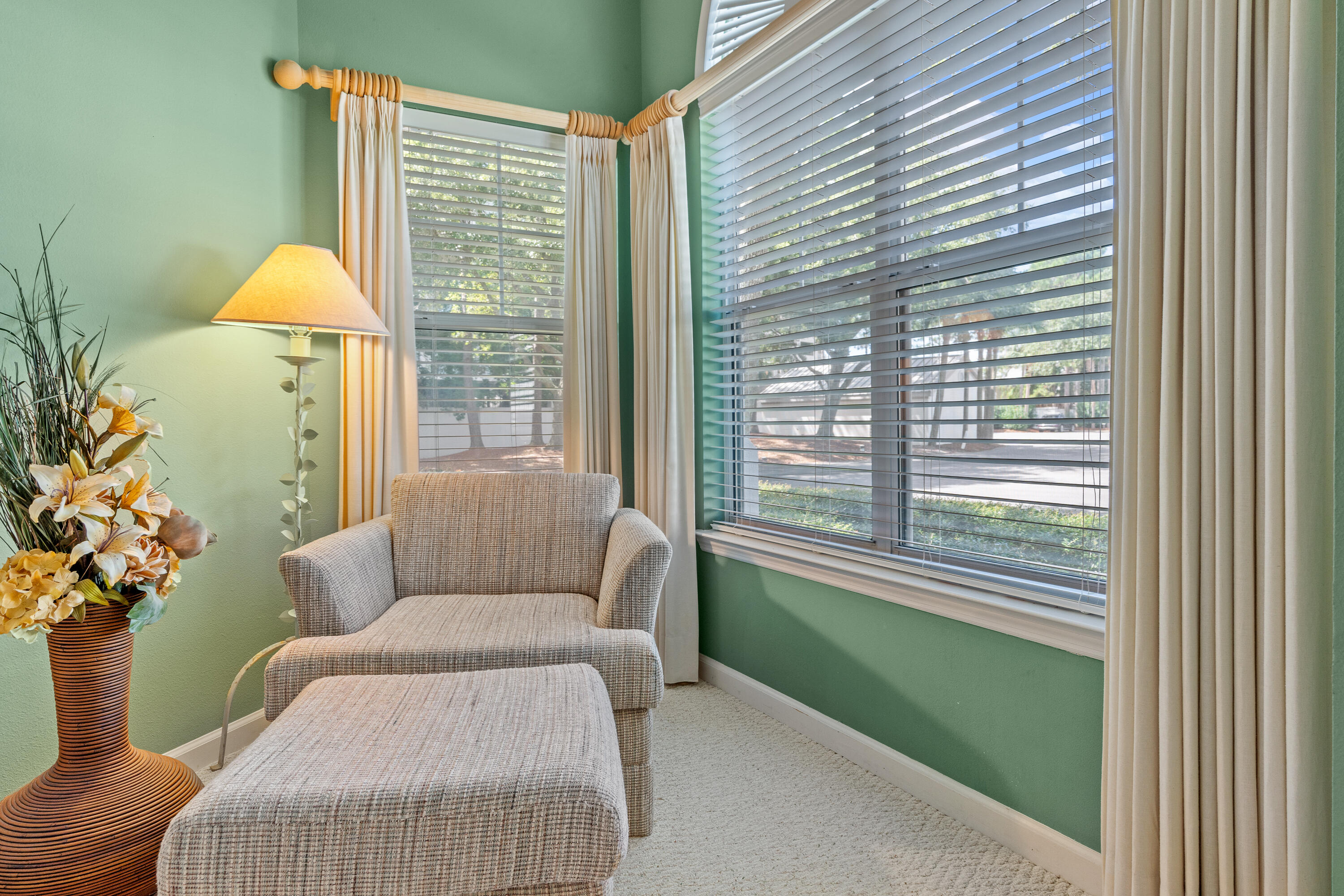 985 Northshore Drive, 985