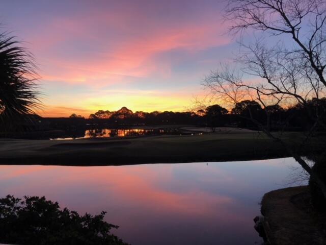 985 Northshore Drive, 985