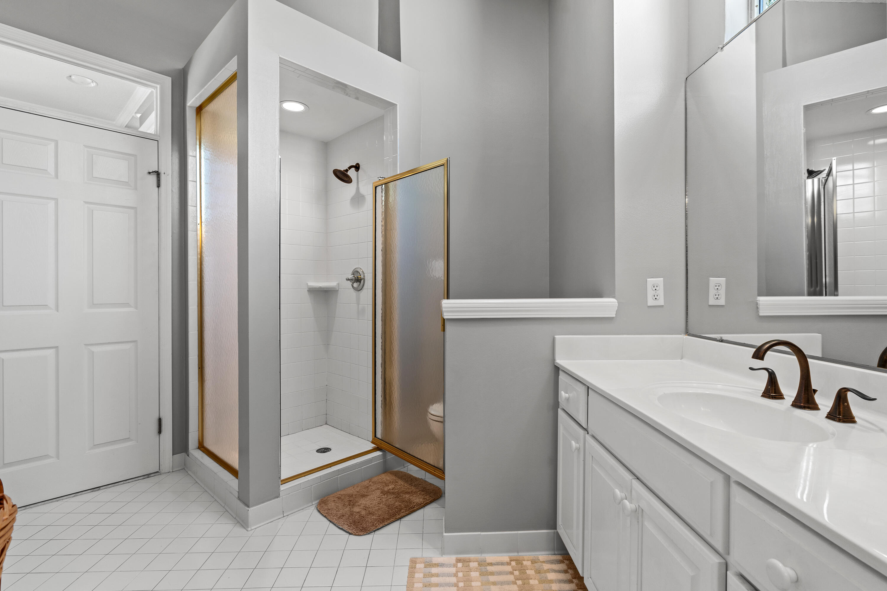 985 Northshore Drive, 985