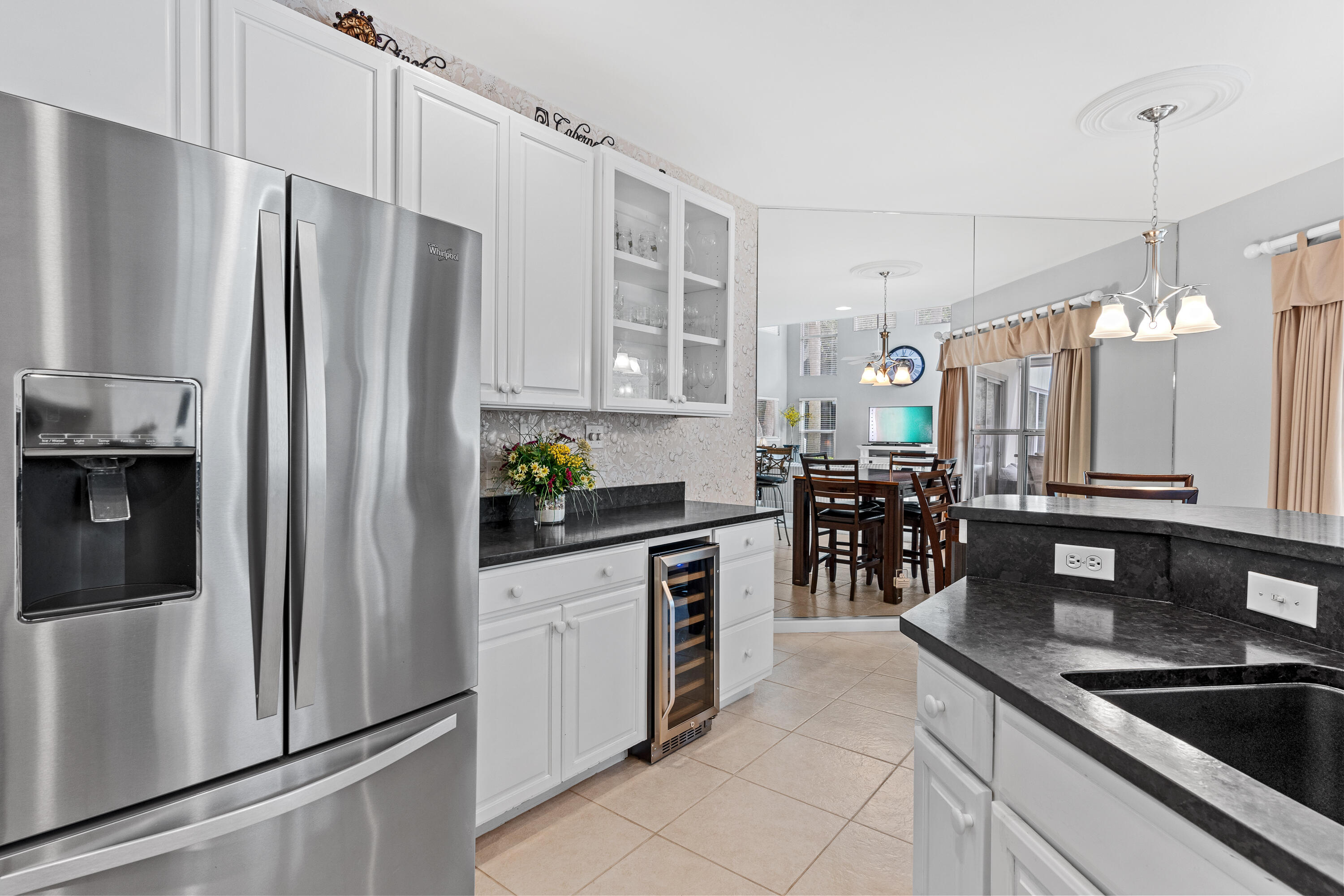 985 Northshore Drive, 985