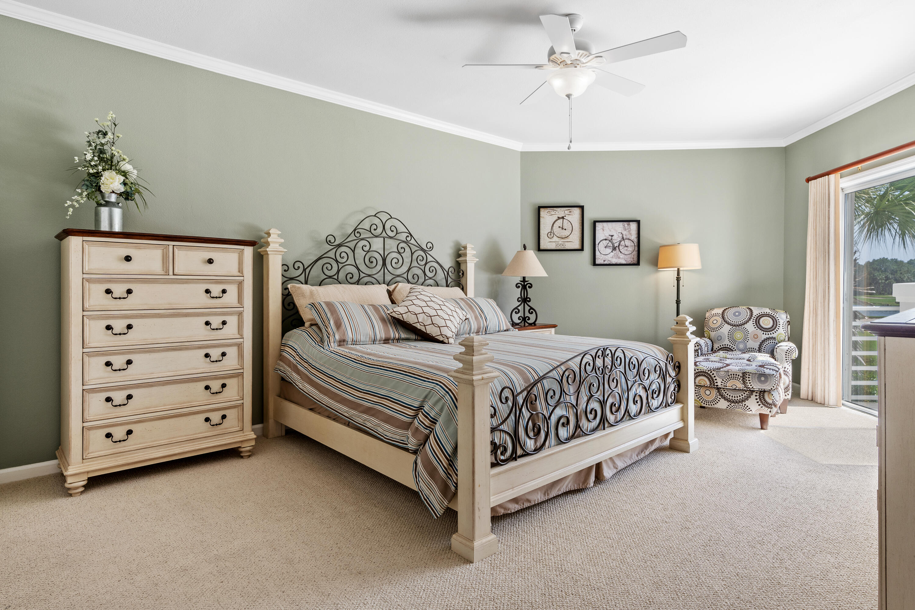 985 Northshore Drive, 985