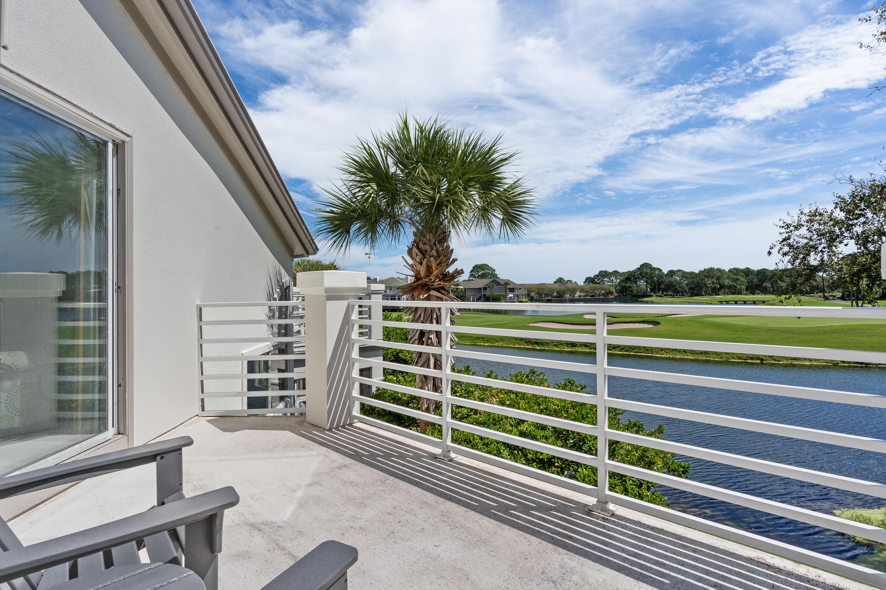 985 Northshore Drive, 985