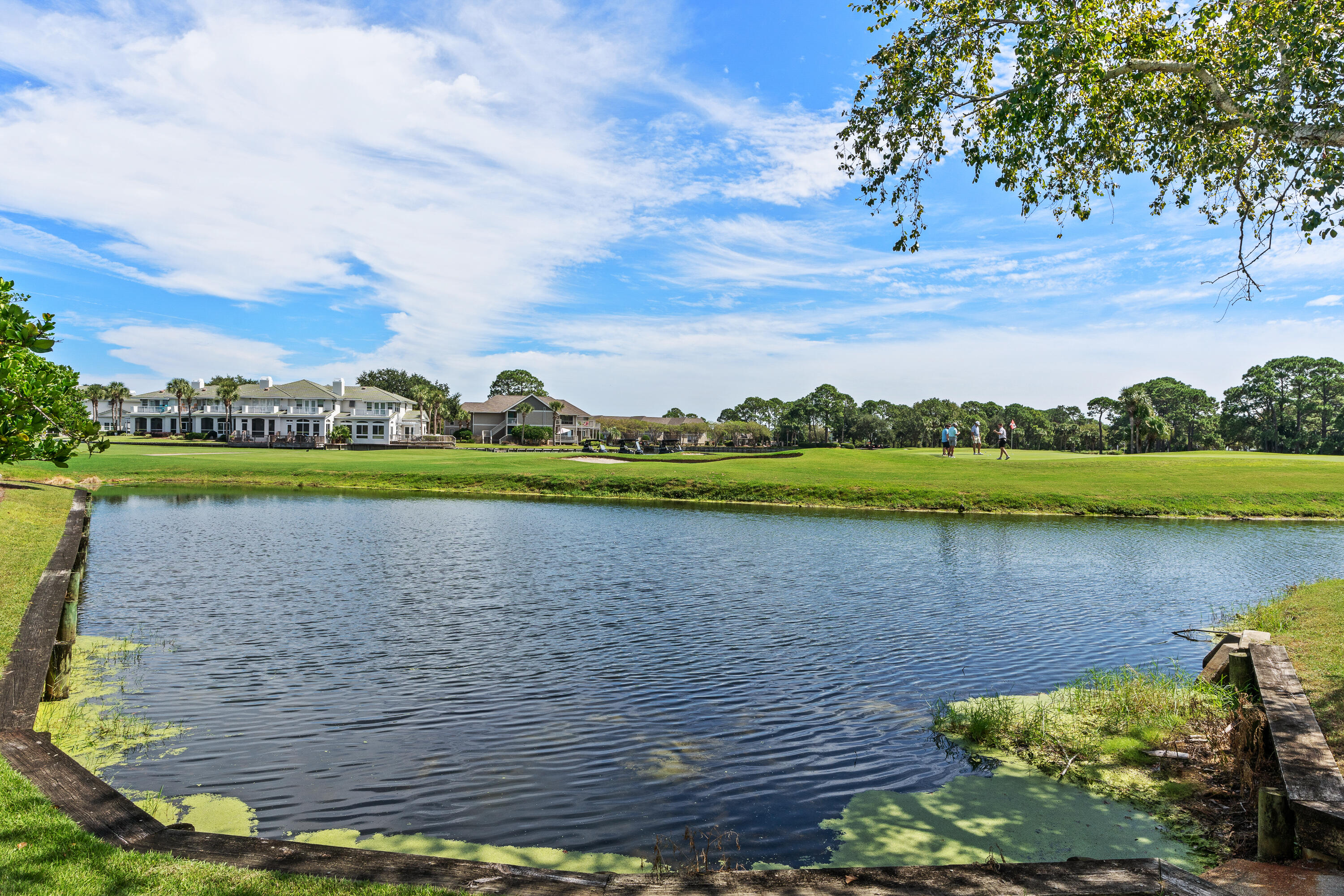 985 Northshore Drive, 985