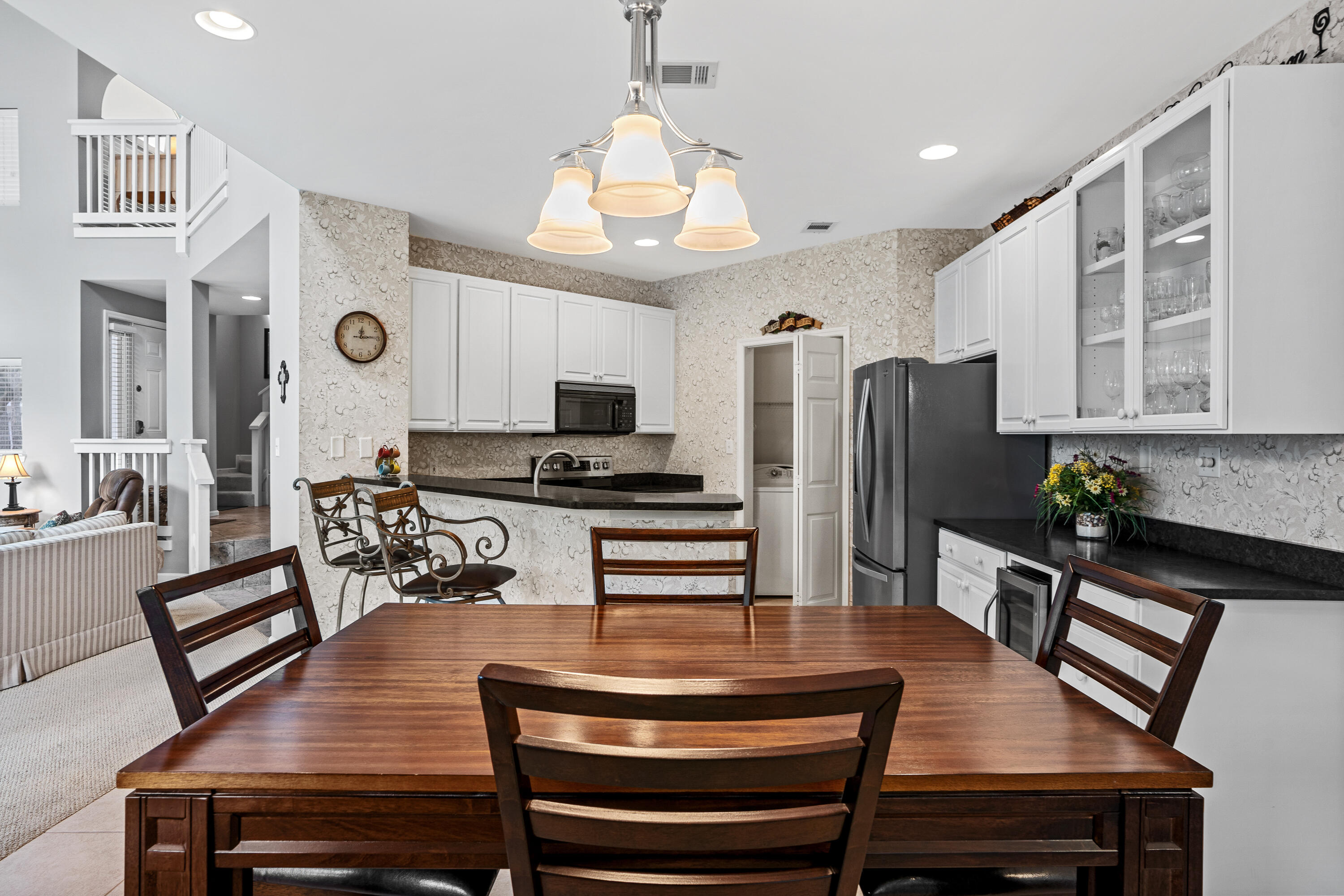 985 Northshore Drive, 985