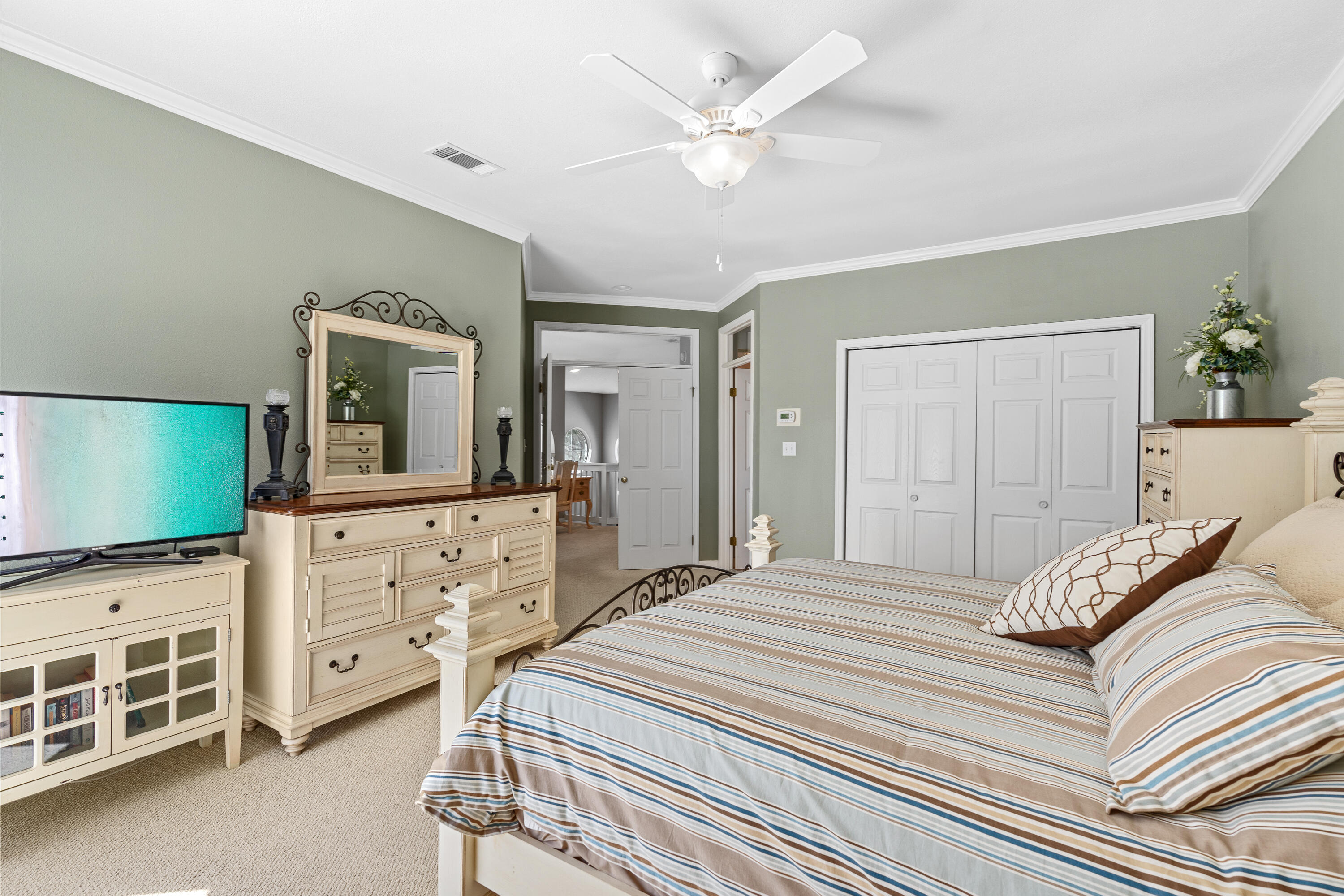 985 Northshore Drive, 985