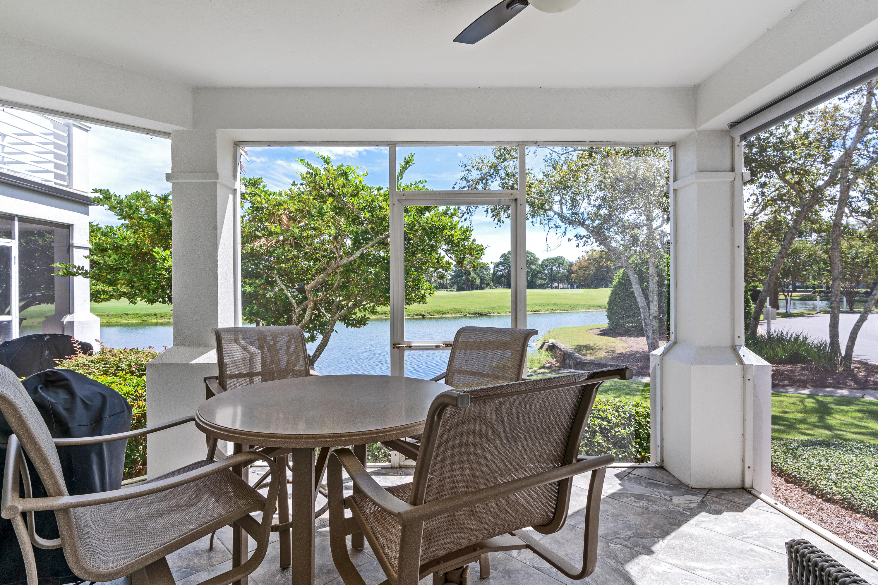 985 Northshore Drive, 985