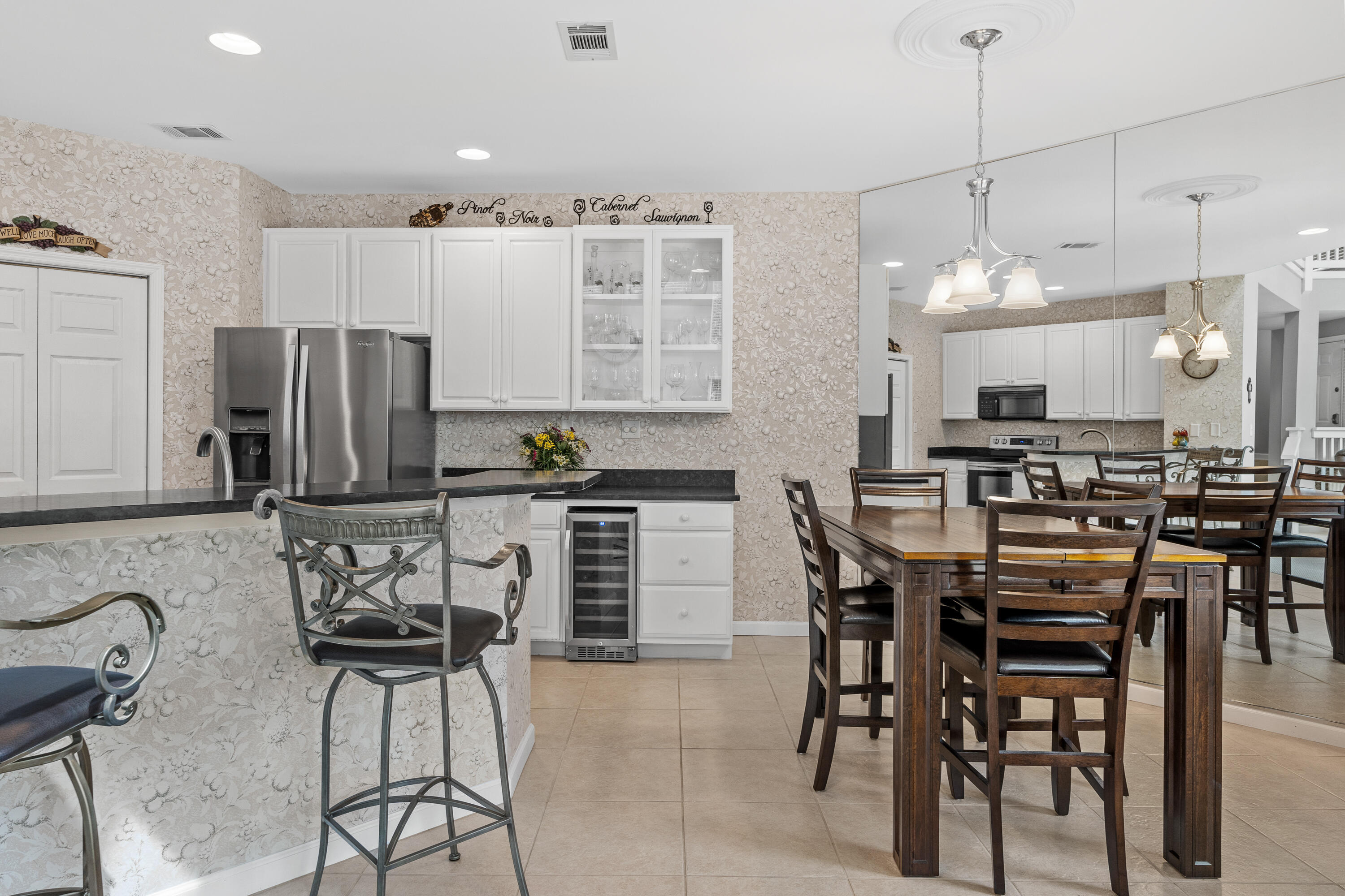 985 Northshore Drive, 985