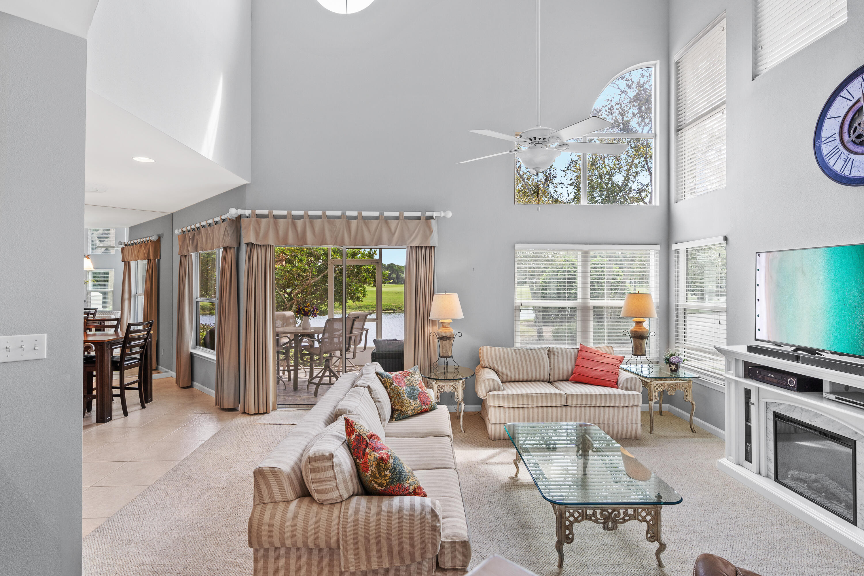 985 Northshore Drive, 985