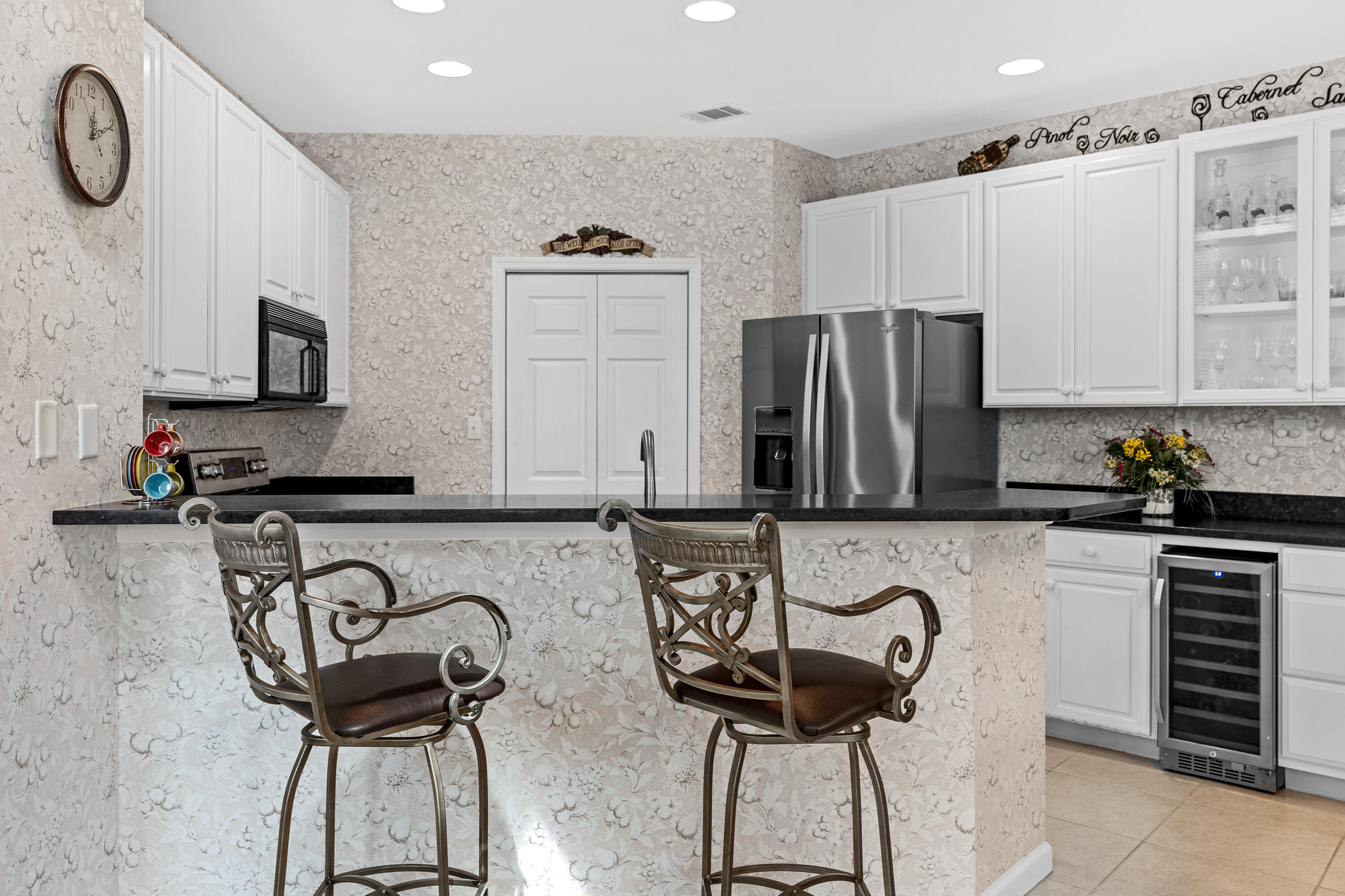 985 Northshore Drive, 985