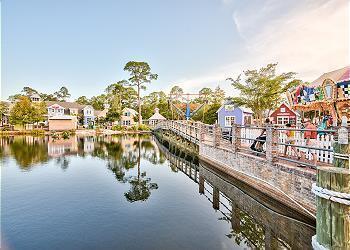 985 Northshore Drive, 985