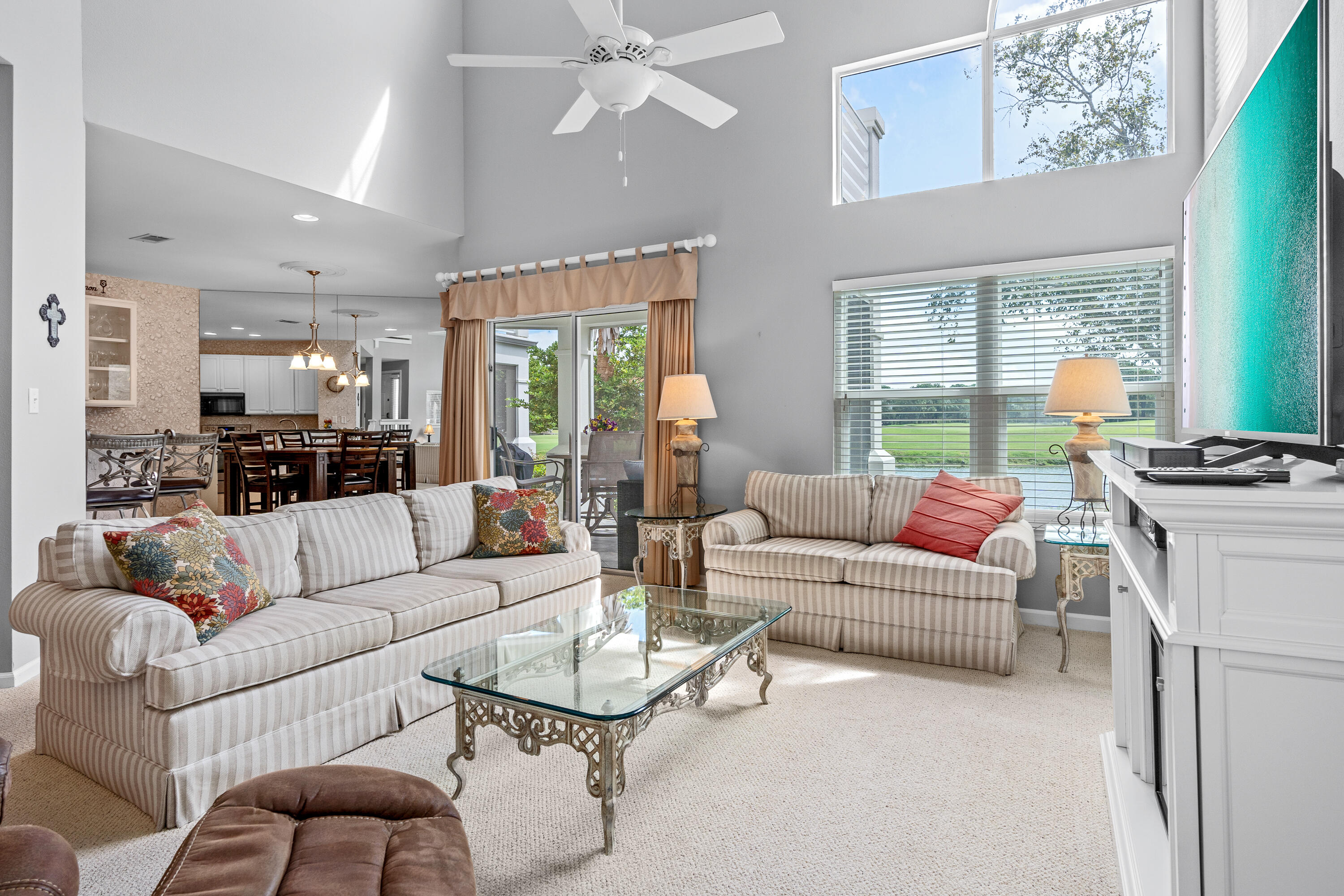 985 Northshore Drive, 985