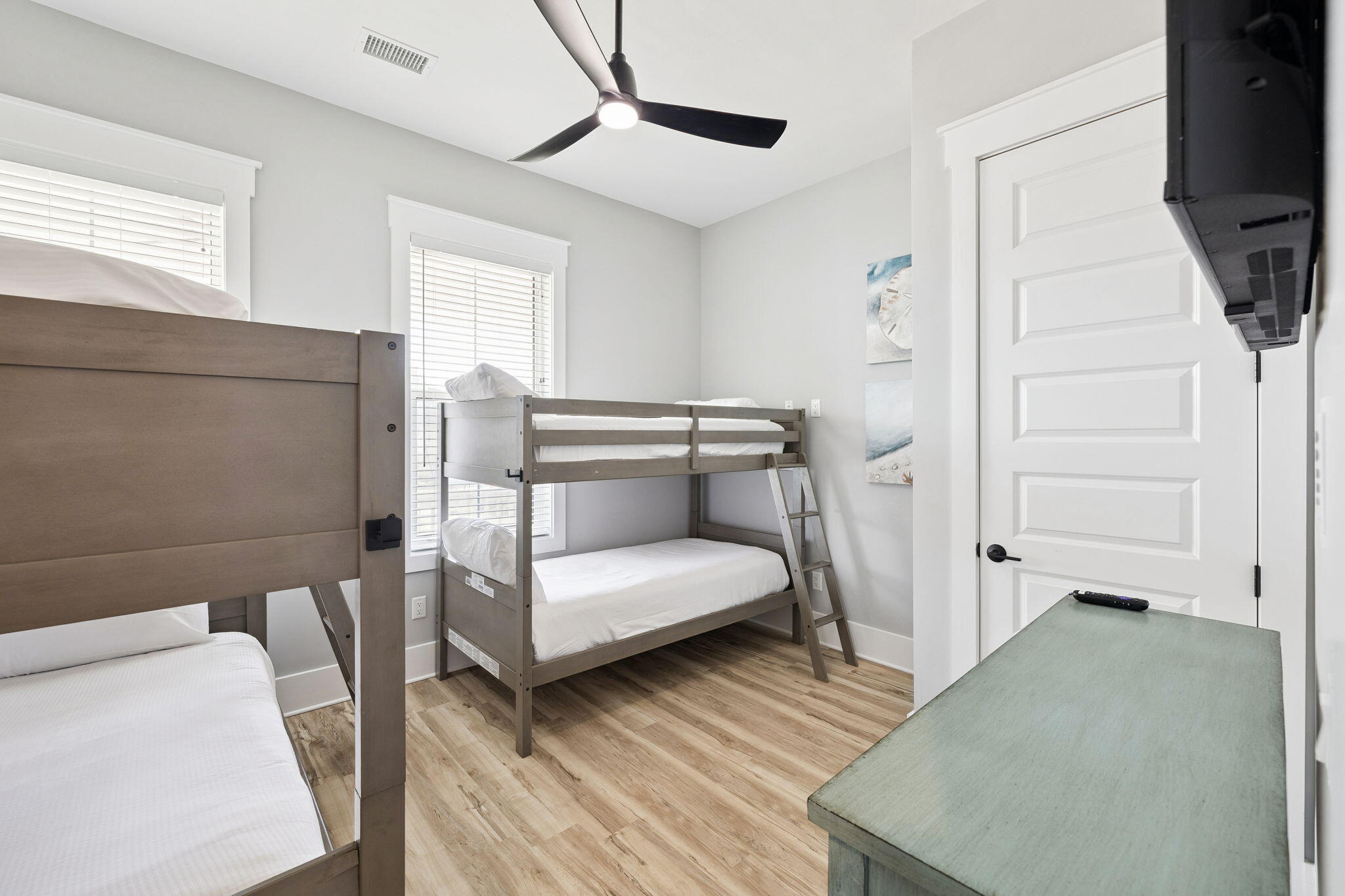 15 E Queen Palm Drive