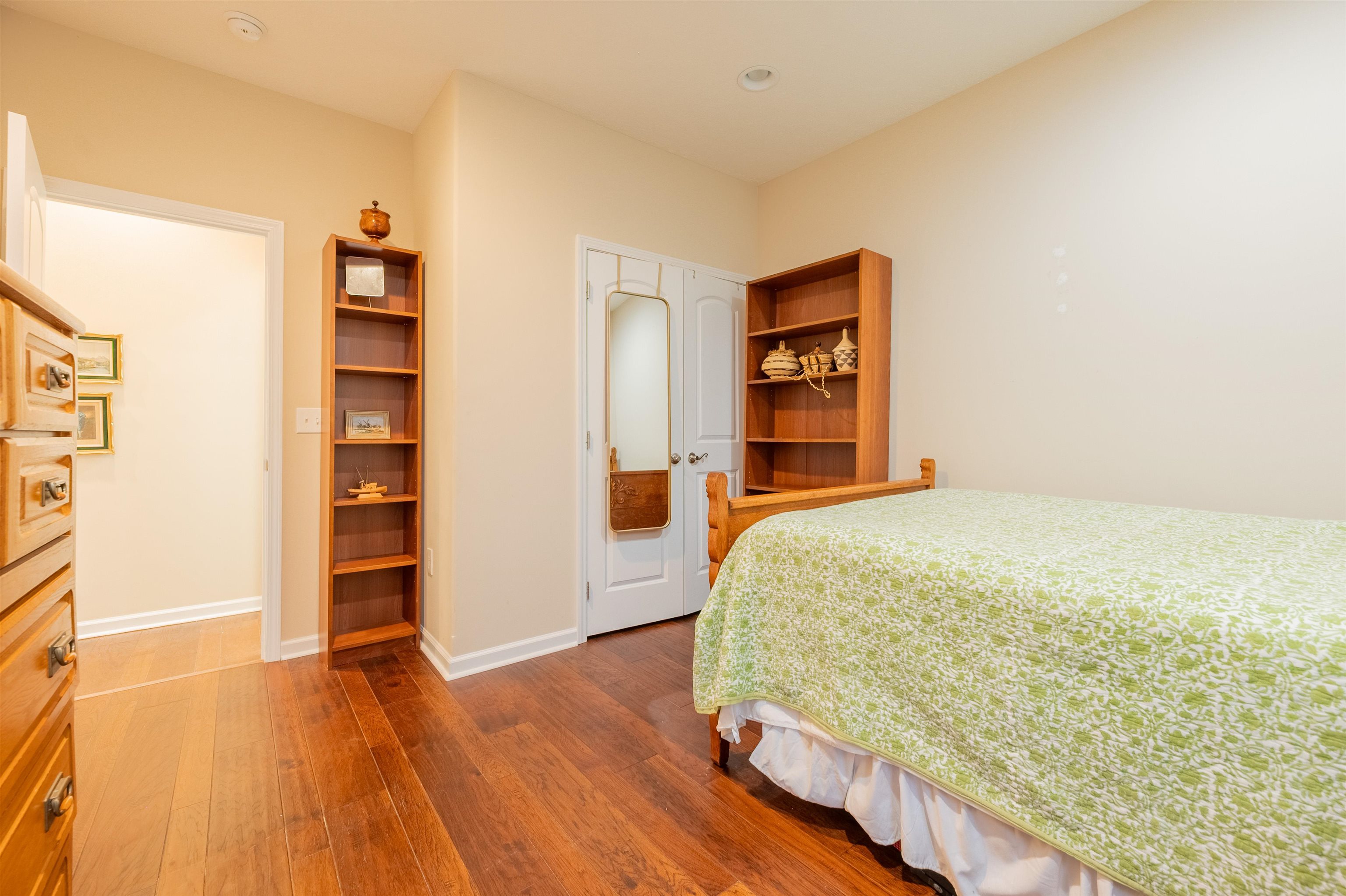 70 GAVINS Court NW