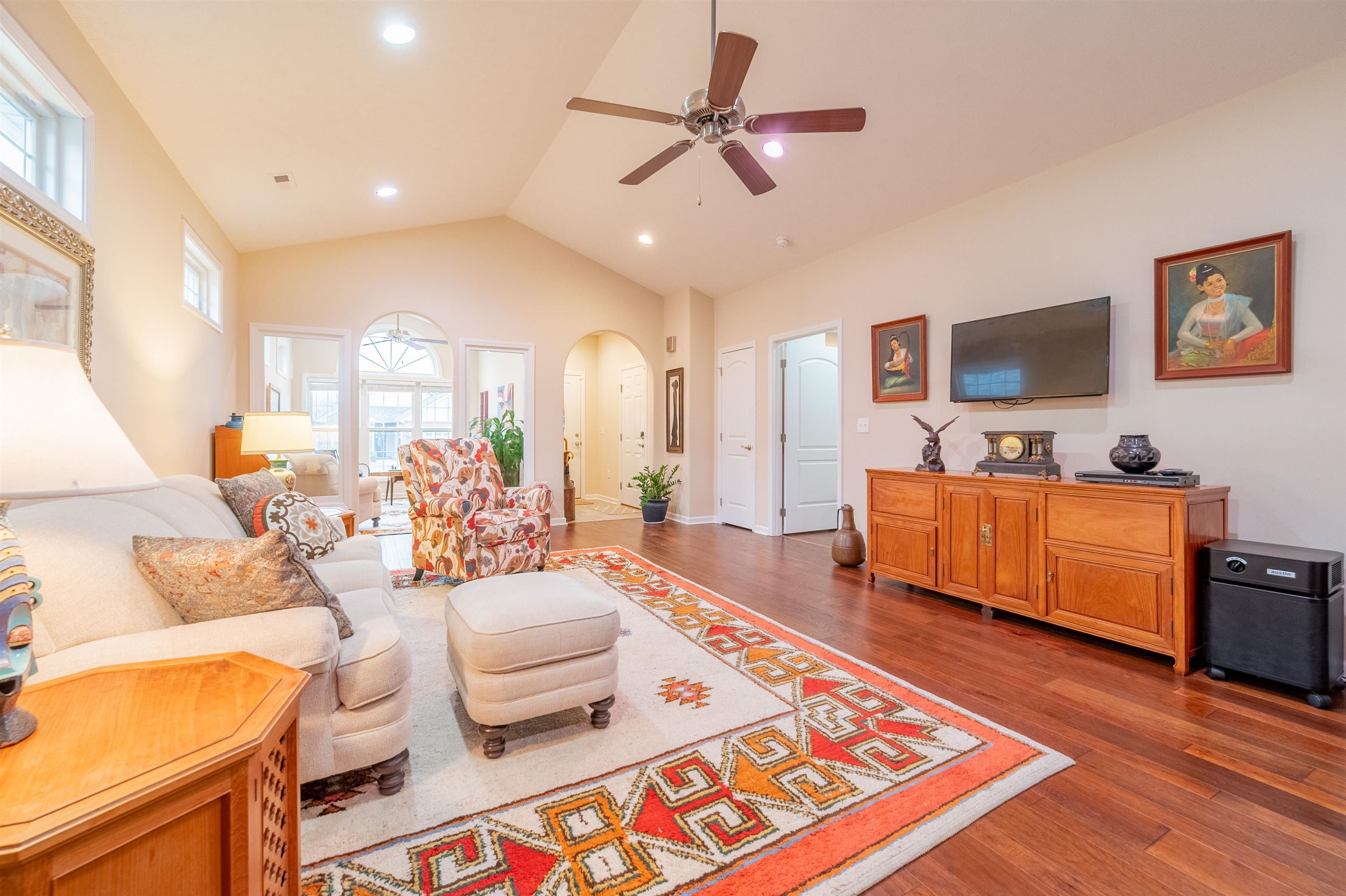 70 GAVINS Court NW