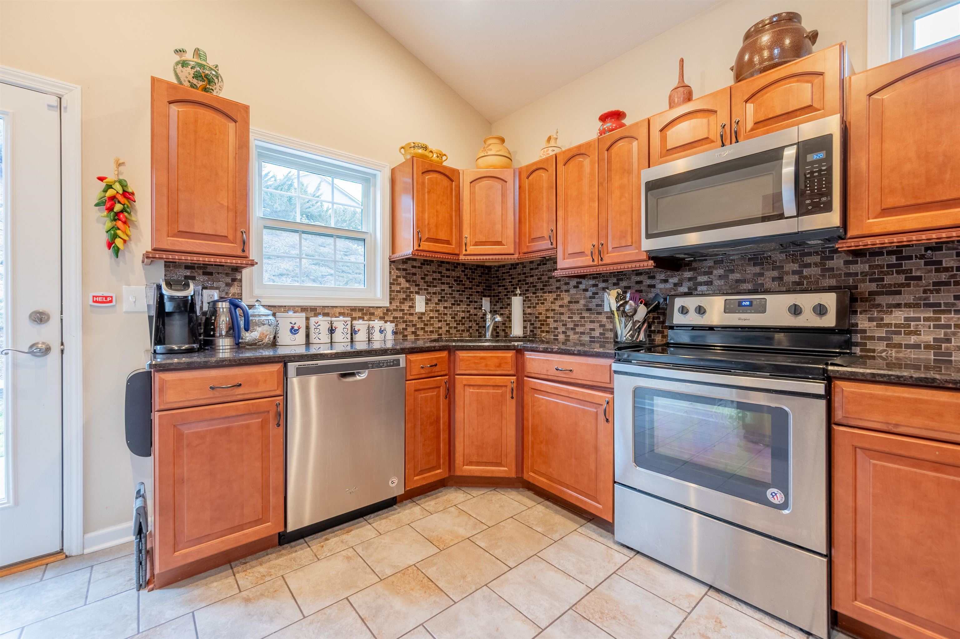 70 GAVINS Court NW