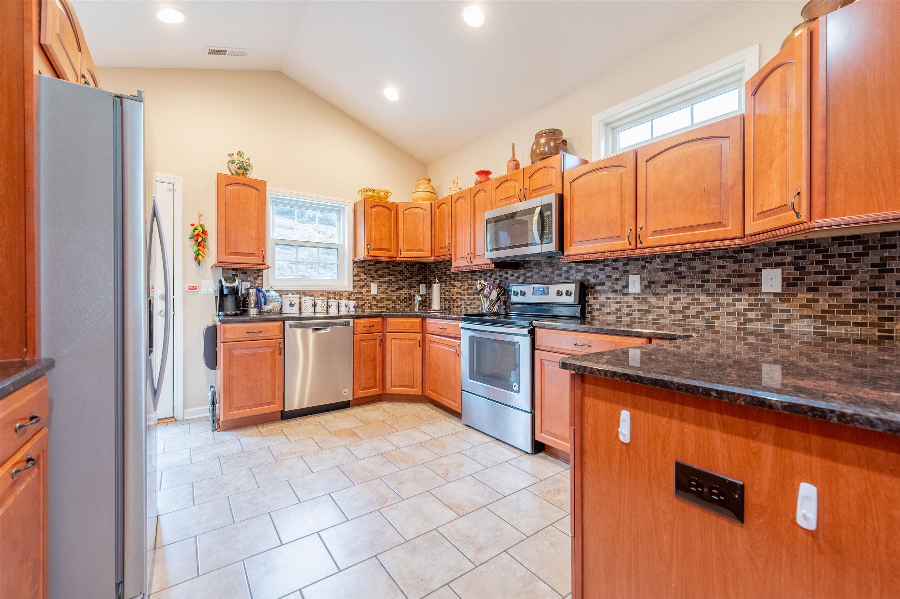 70 GAVINS Court NW
