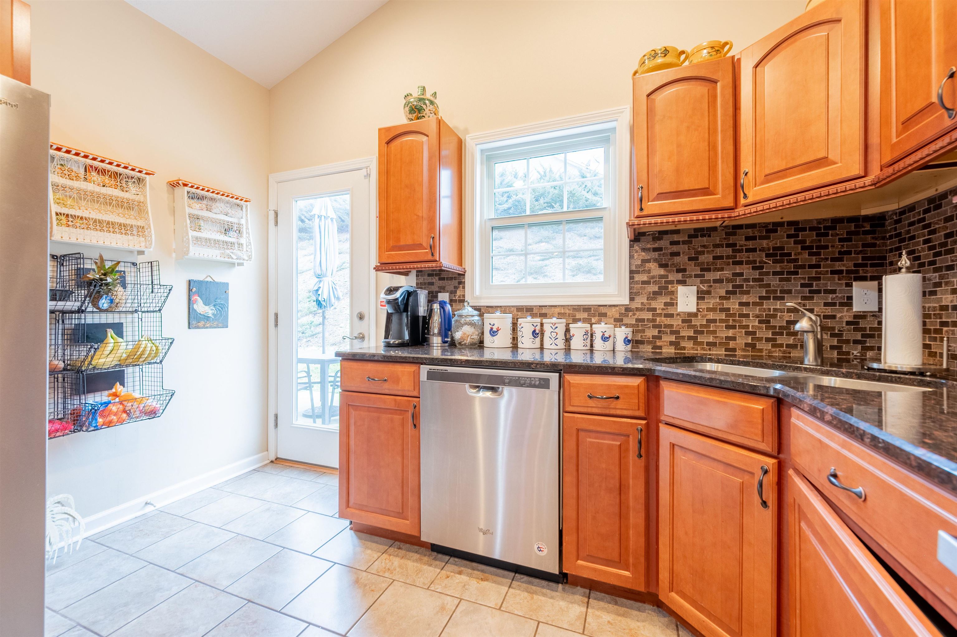 70 GAVINS Court NW