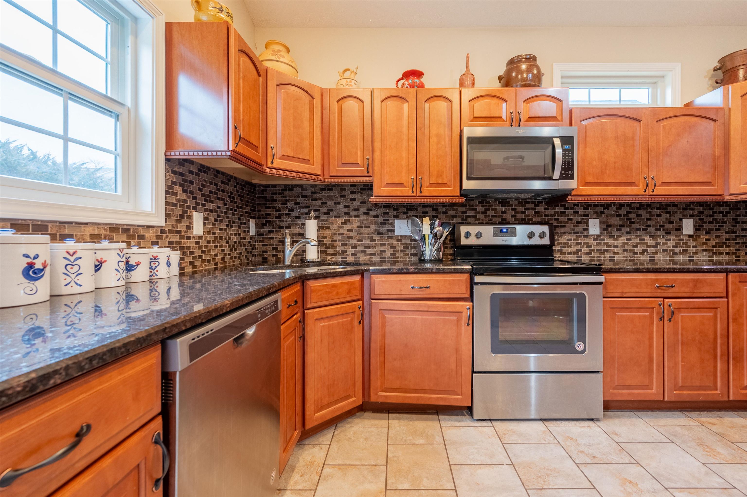 70 GAVINS Court NW