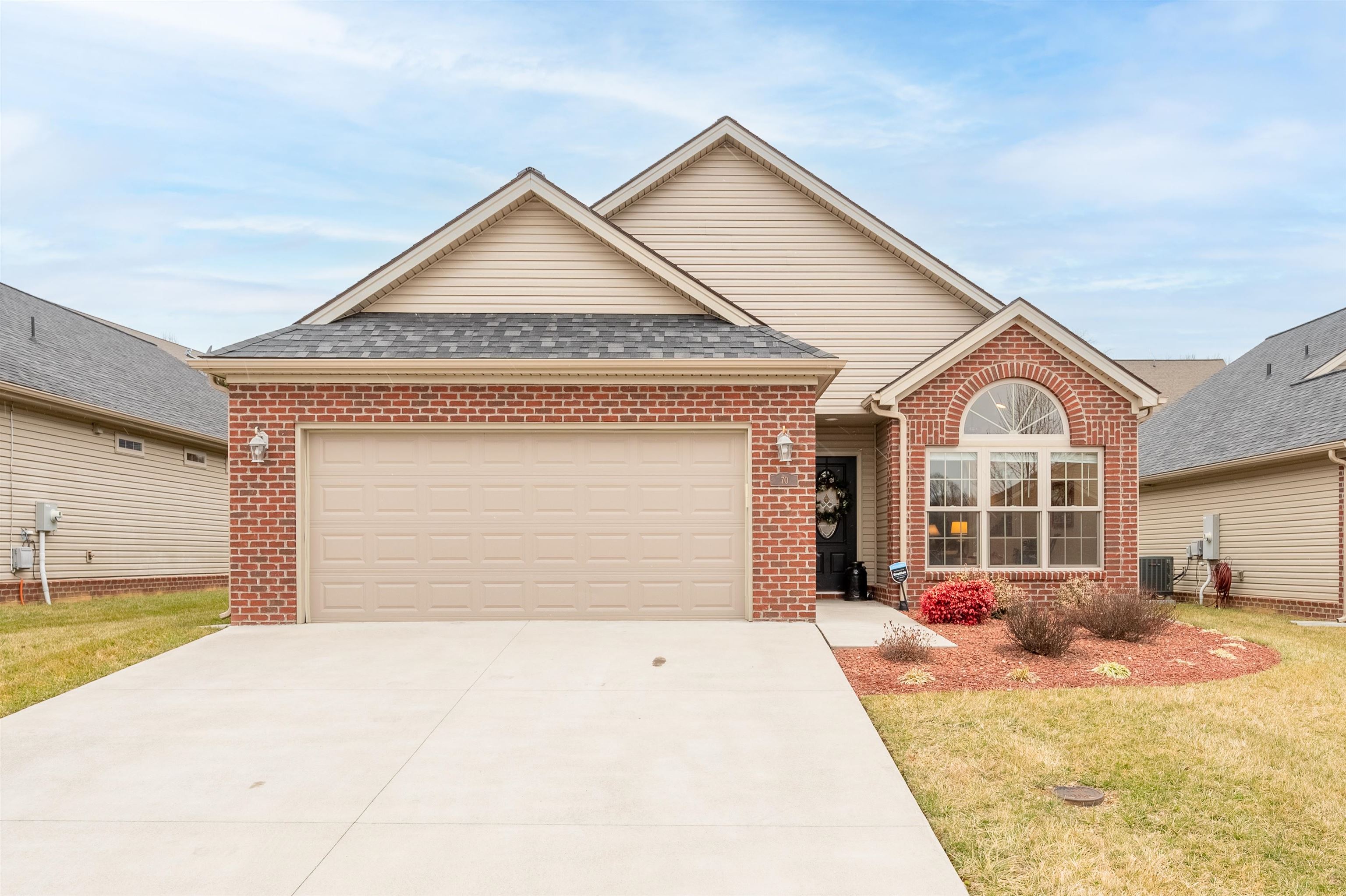 70 GAVINS Court NW