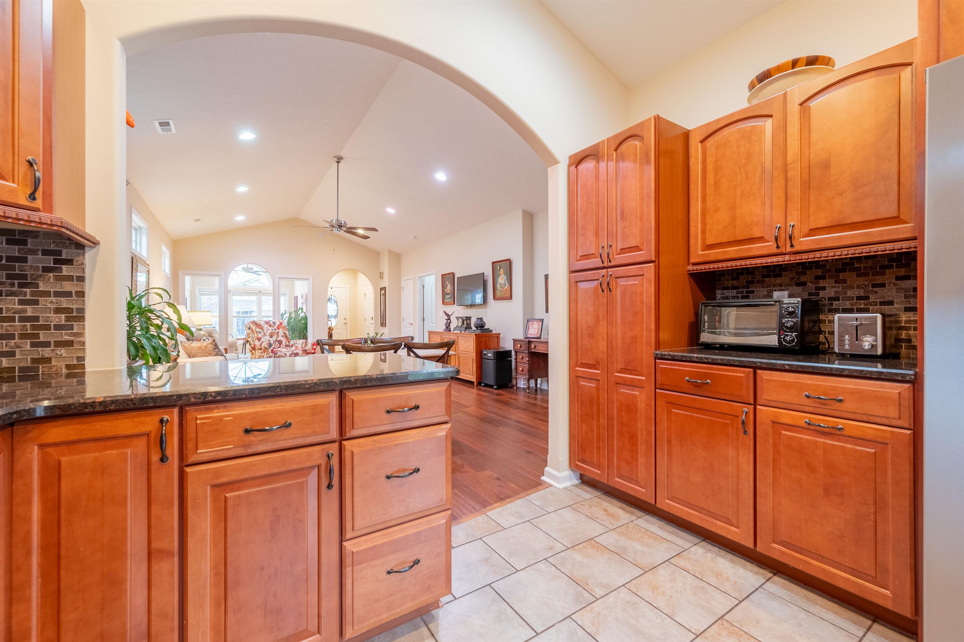 70 GAVINS Court NW