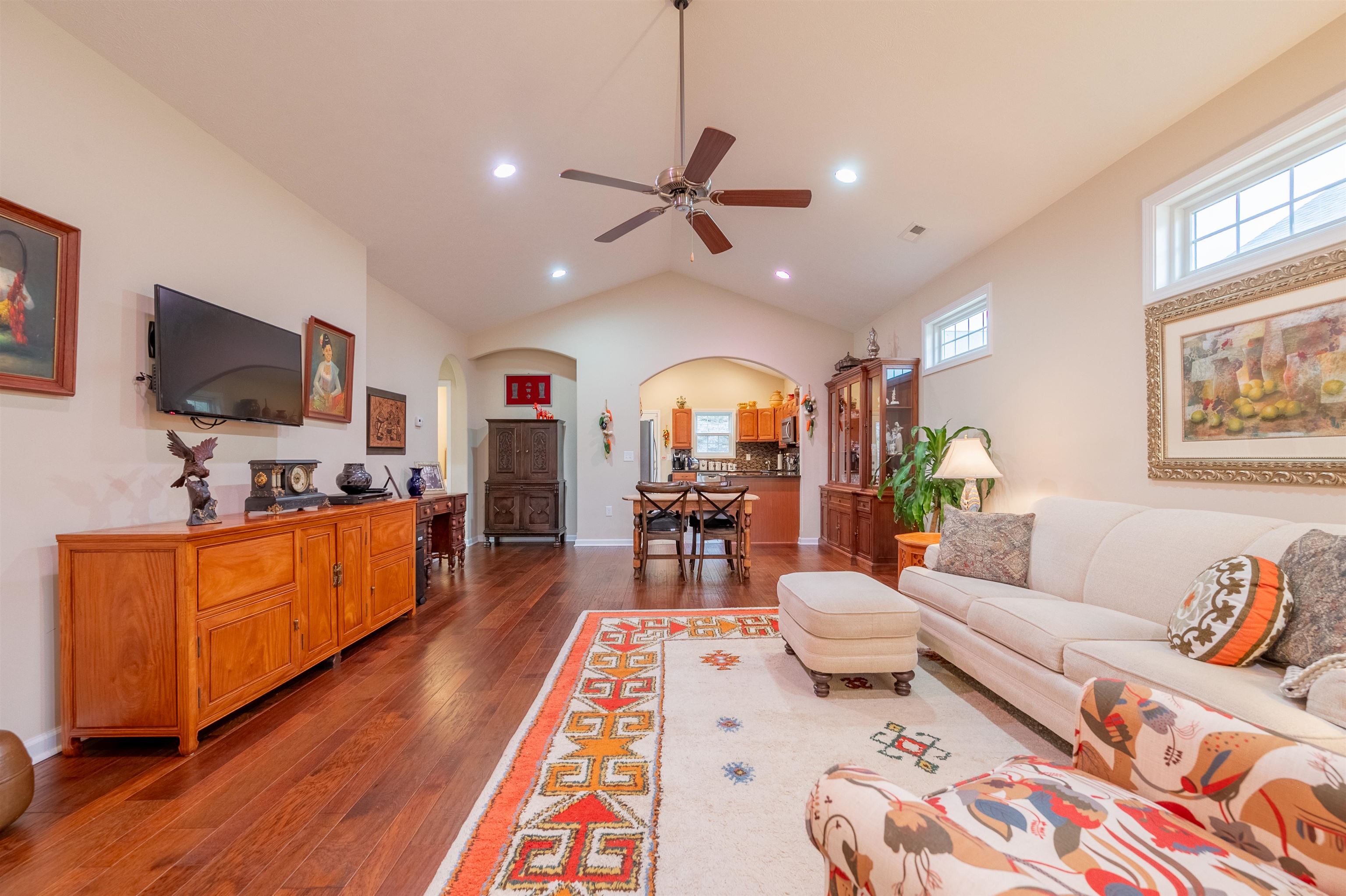 70 GAVINS Court NW