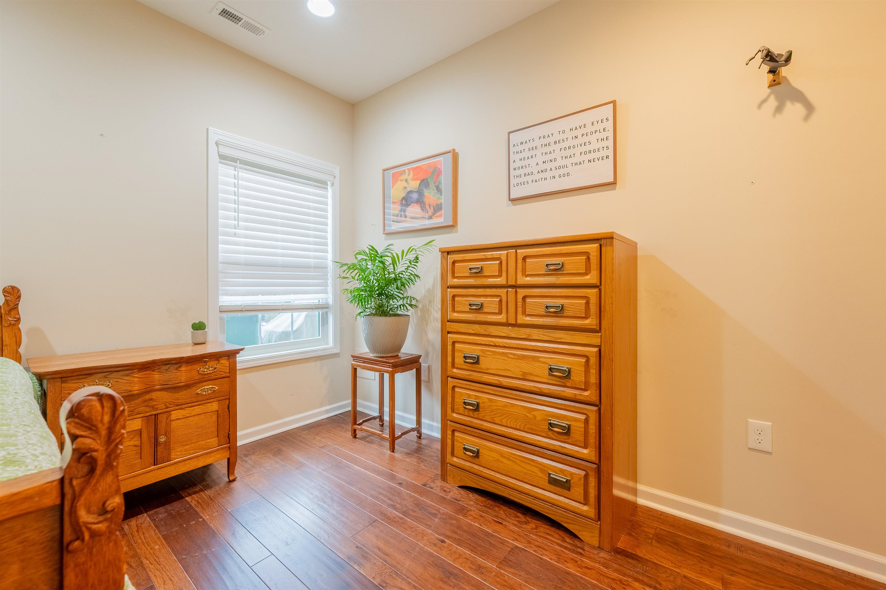 70 GAVINS Court NW