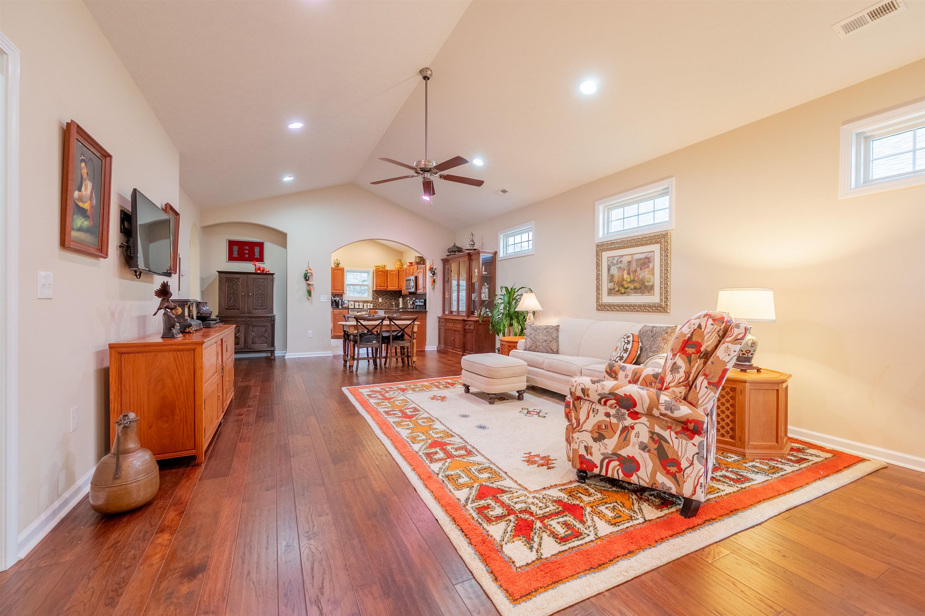 70 GAVINS Court NW